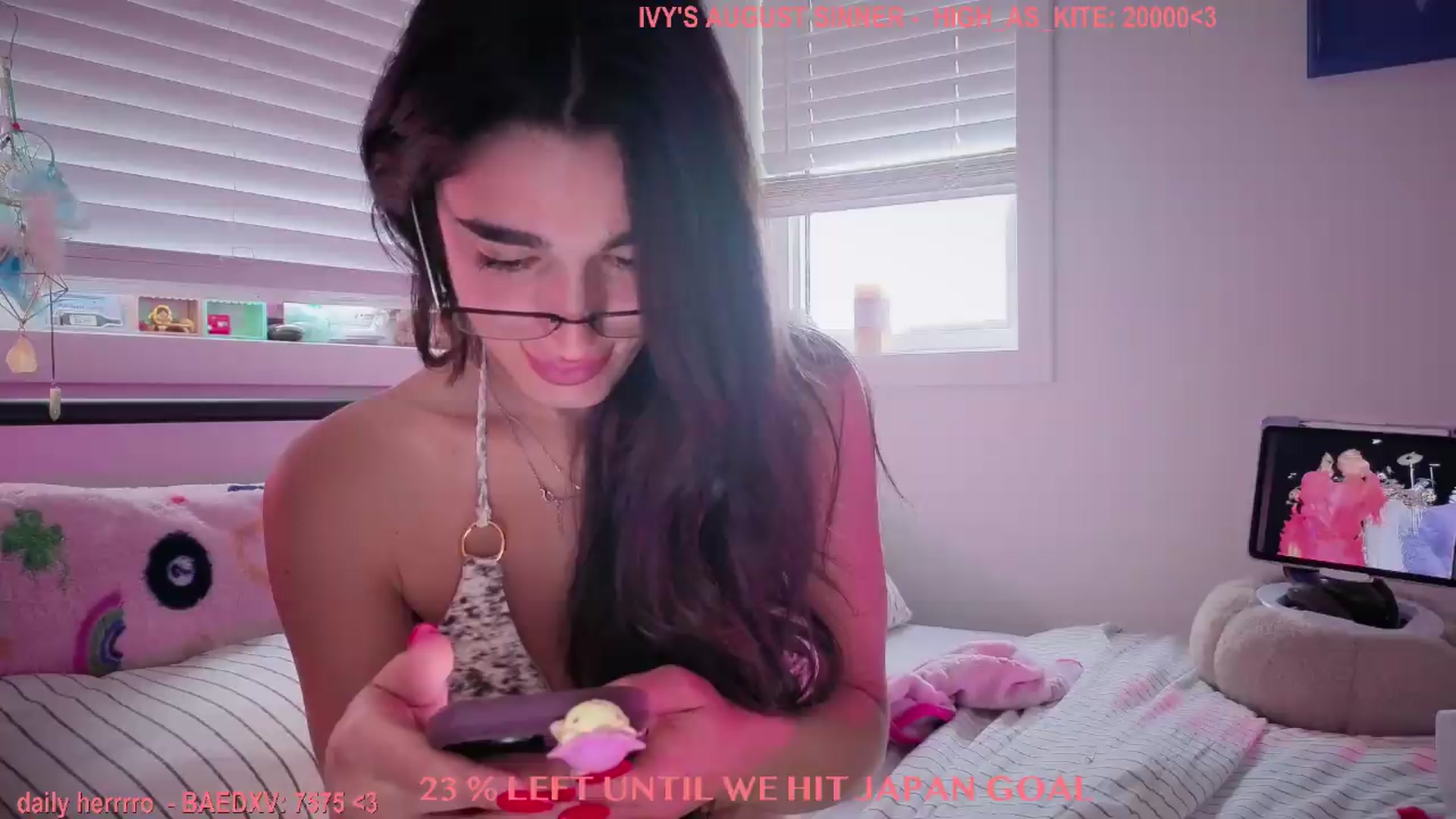 Gallery image thumbnail from Itsivyblue's myfreecams stream on, 08/19/2026, 13:25 image 14 of 20