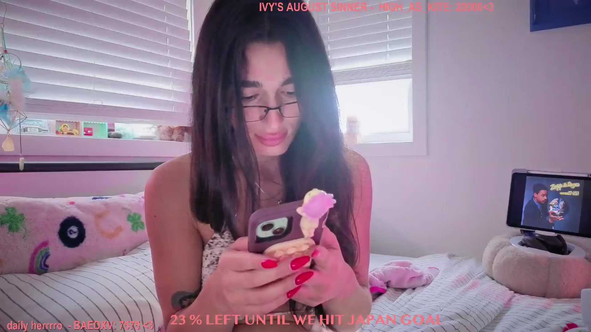 Gallery image thumbnail from Itsivyblue's myfreecams stream on, 08/19/2026, 13:25 image 15 of 20