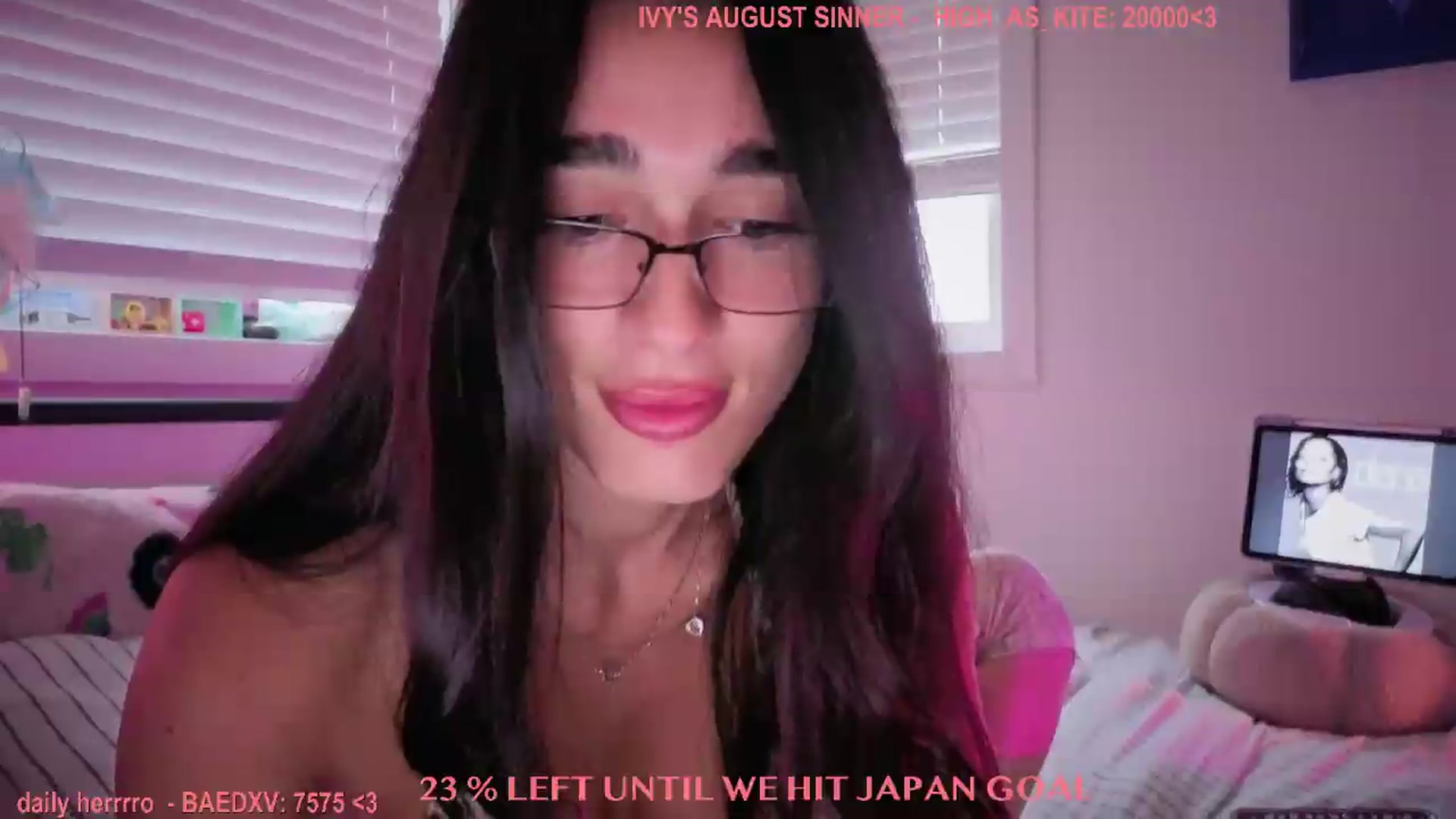 Gallery image thumbnail from Itsivyblue's myfreecams stream on, 08/19/2026, 13:25 image 11 of 20