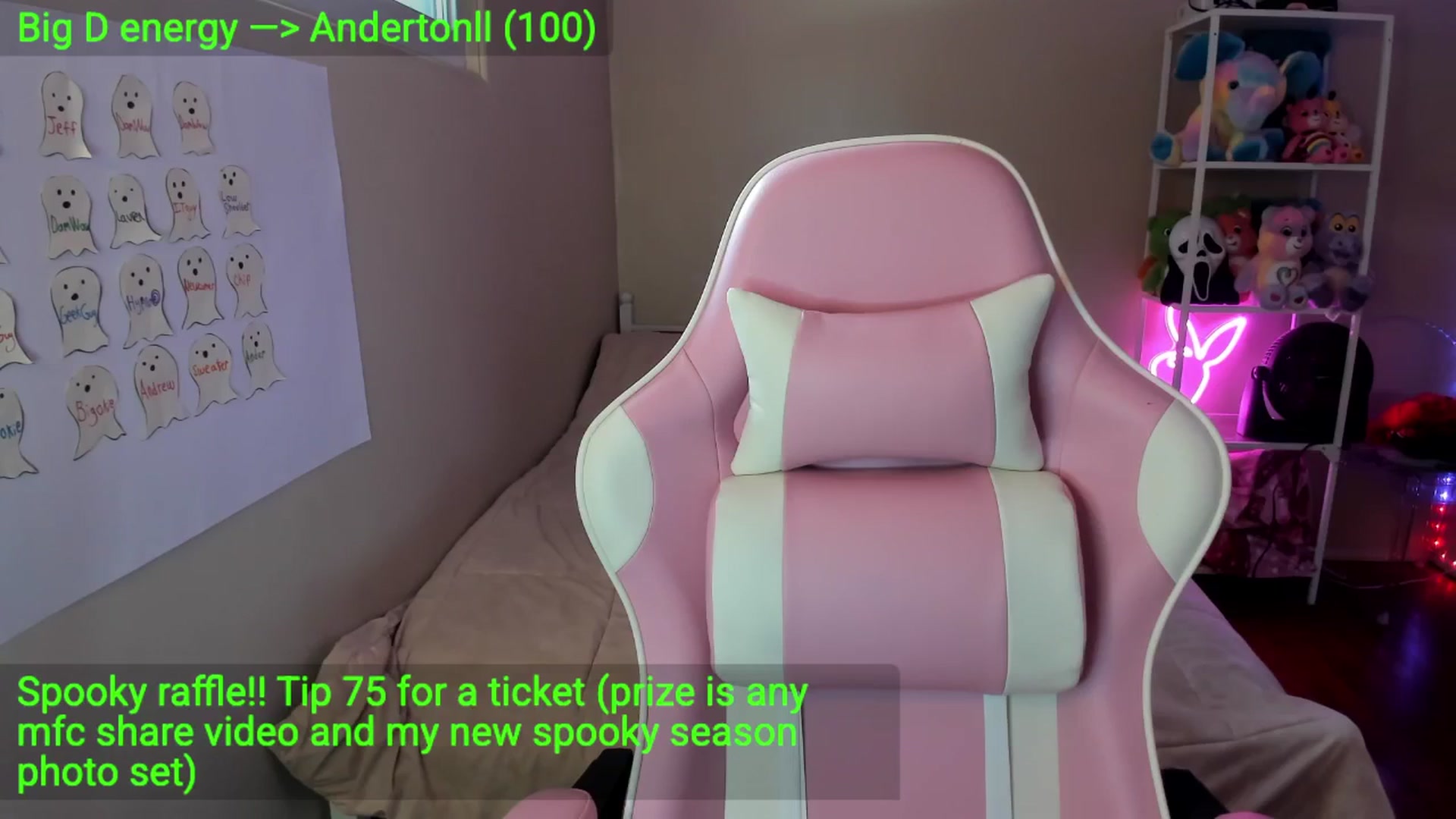 Gallery image thumbnail from Itslaurenxo's myfreecams stream on, 10/15/2025, 18:25 image 18 of 20