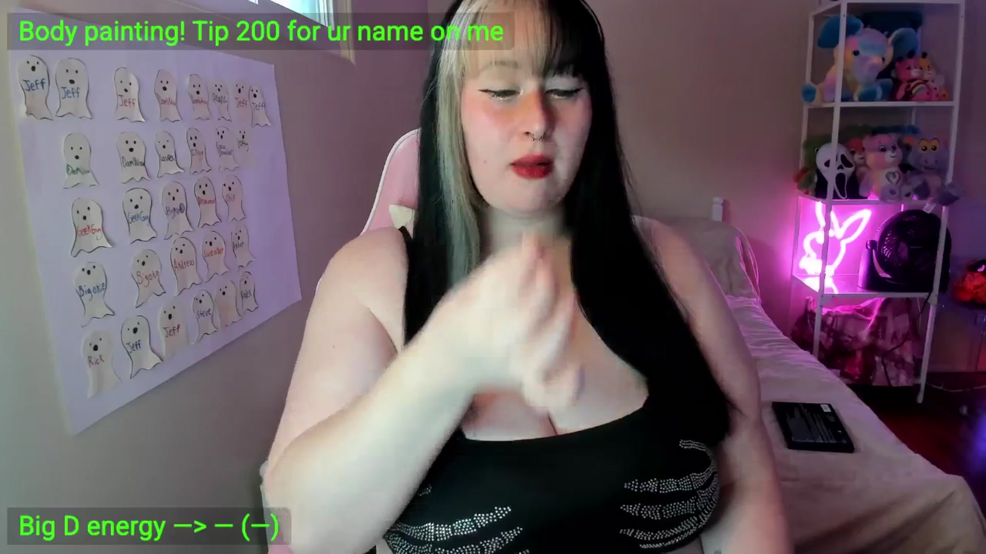Gallery image thumbnail from Itslaurenxo's myfreecams stream on, 10/22/2025, 18:37 image 9 of 20