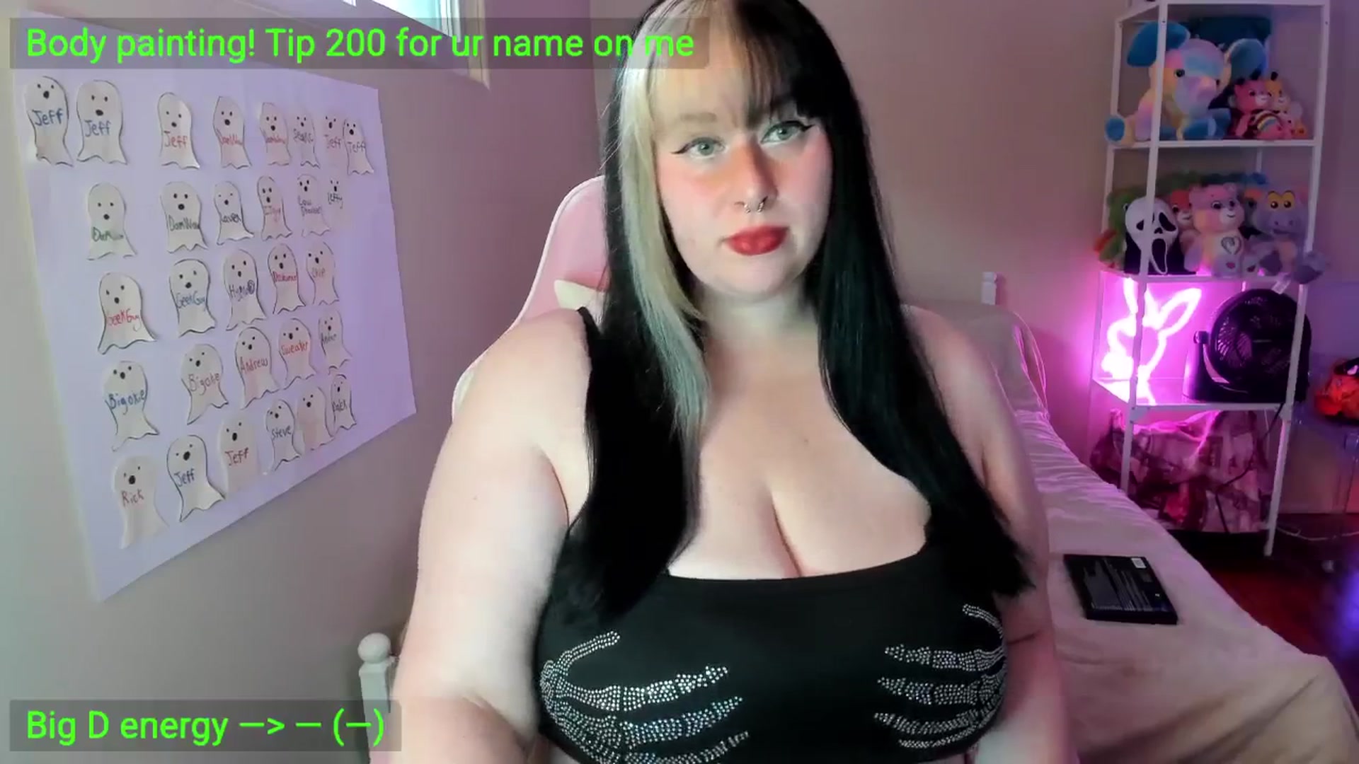 Gallery image thumbnail from Itslaurenxo's myfreecams stream on, 10/22/2025, 18:37 image 12 of 20