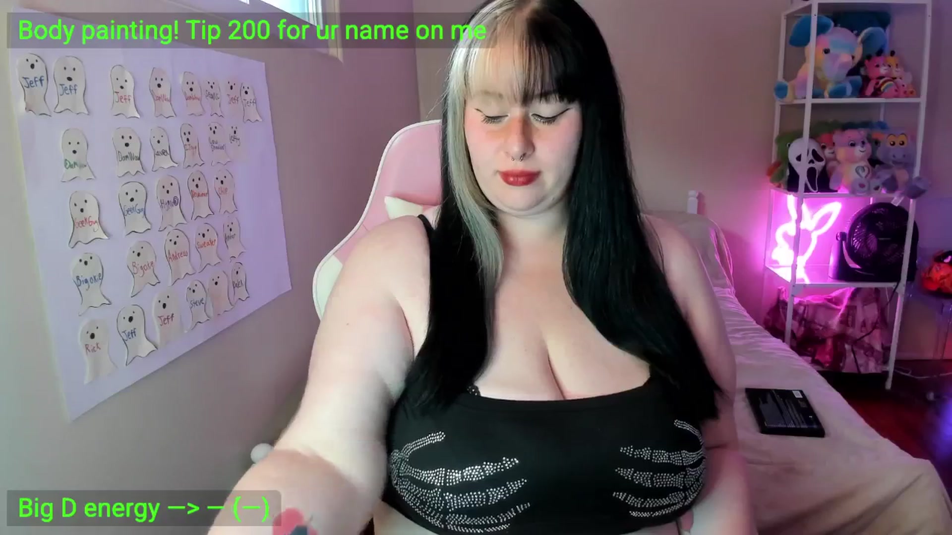 Gallery image thumbnail from Itslaurenxo's myfreecams stream on, 10/22/2025, 18:37 image 11 of 20