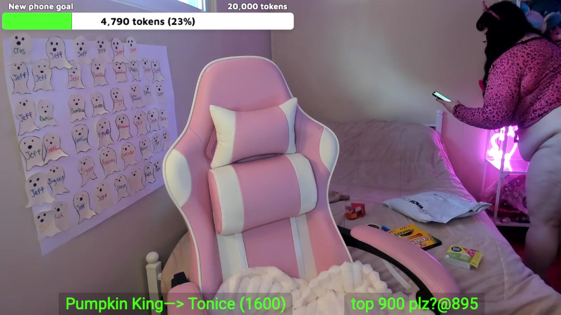 Gallery image thumbnail from Itslaurenxo's myfreecams stream on, 10/30/2025, 20:53 image 8 of 20