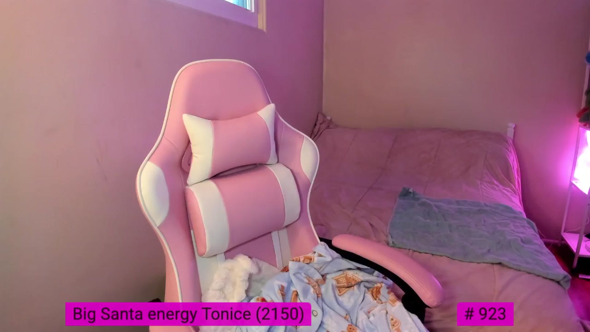 Gallery image thumbnail from Itslaurenxo's myfreecams stream on, 12/03/2025, 22:07 image 2 of 20