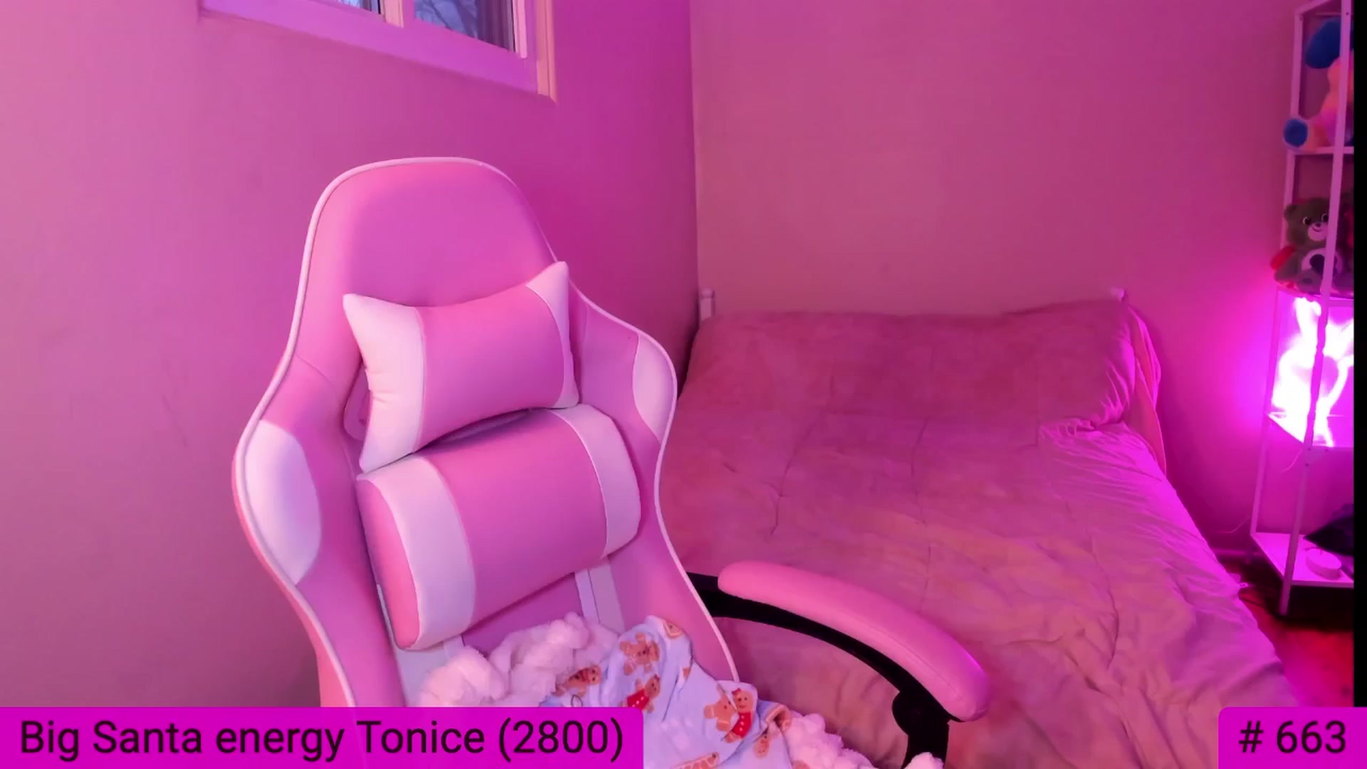 Gallery image thumbnail from Itslaurenxo's myfreecams stream on, 12/05/2025, 22:14 image 17 of 20