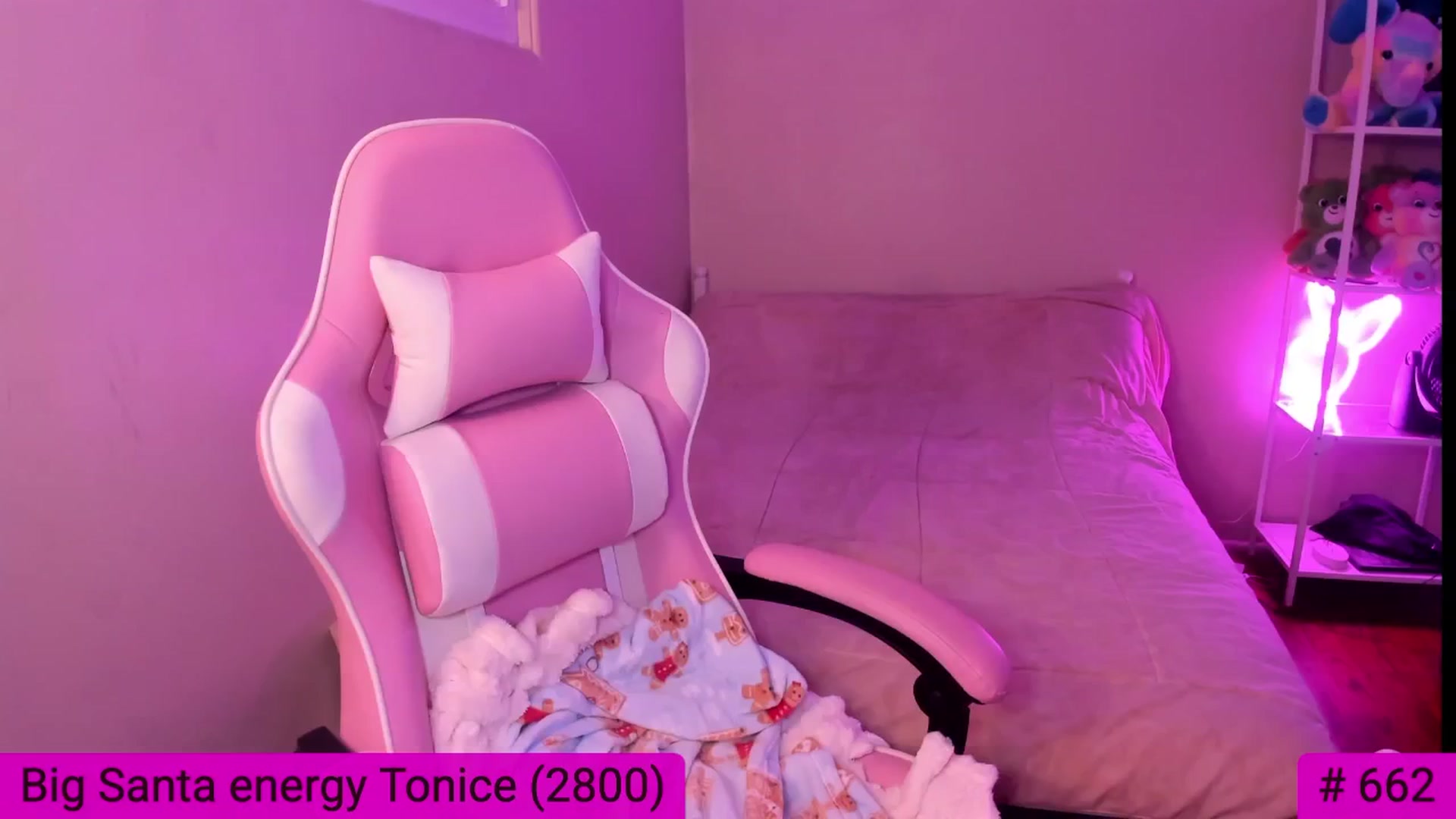 Gallery image thumbnail from Itslaurenxo's myfreecams stream on, 12/05/2025, 22:14 image 14 of 20