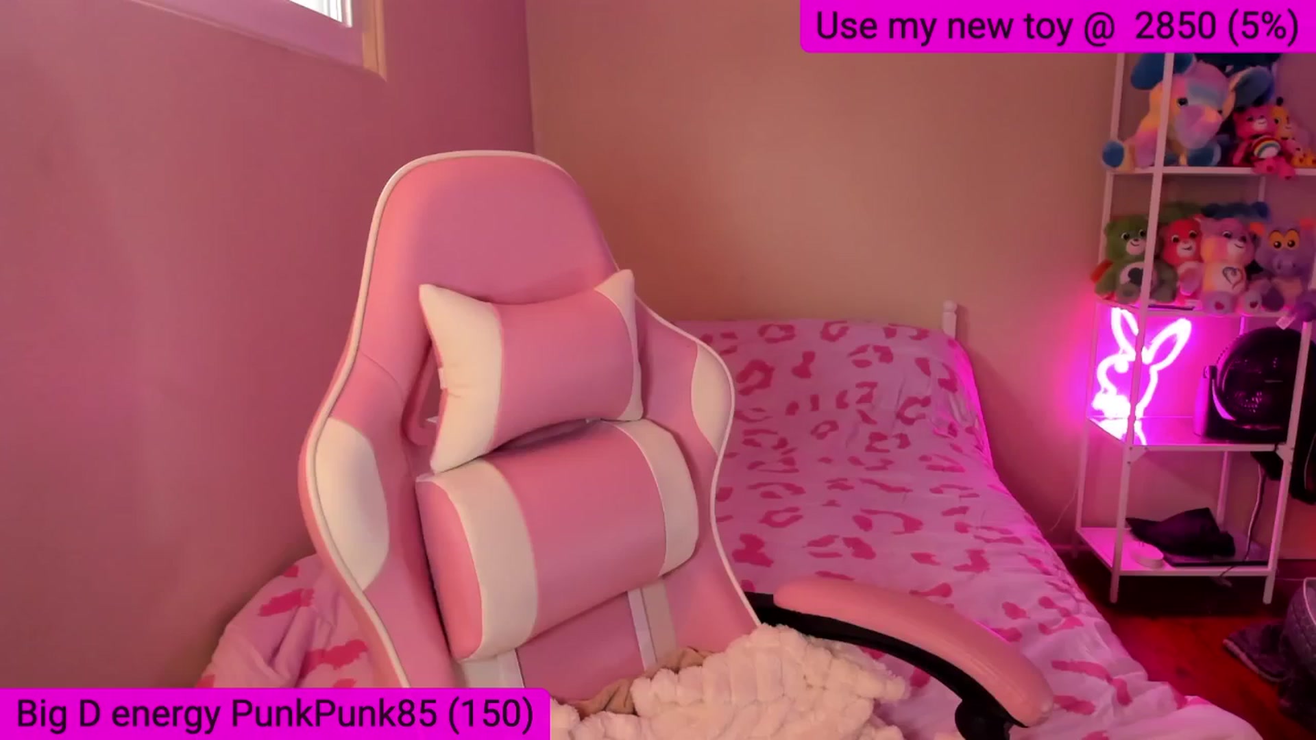 Gallery image thumbnail from Itslaurenxo's myfreecams stream on, 01/06/2026, 19:00 image 20 of 20