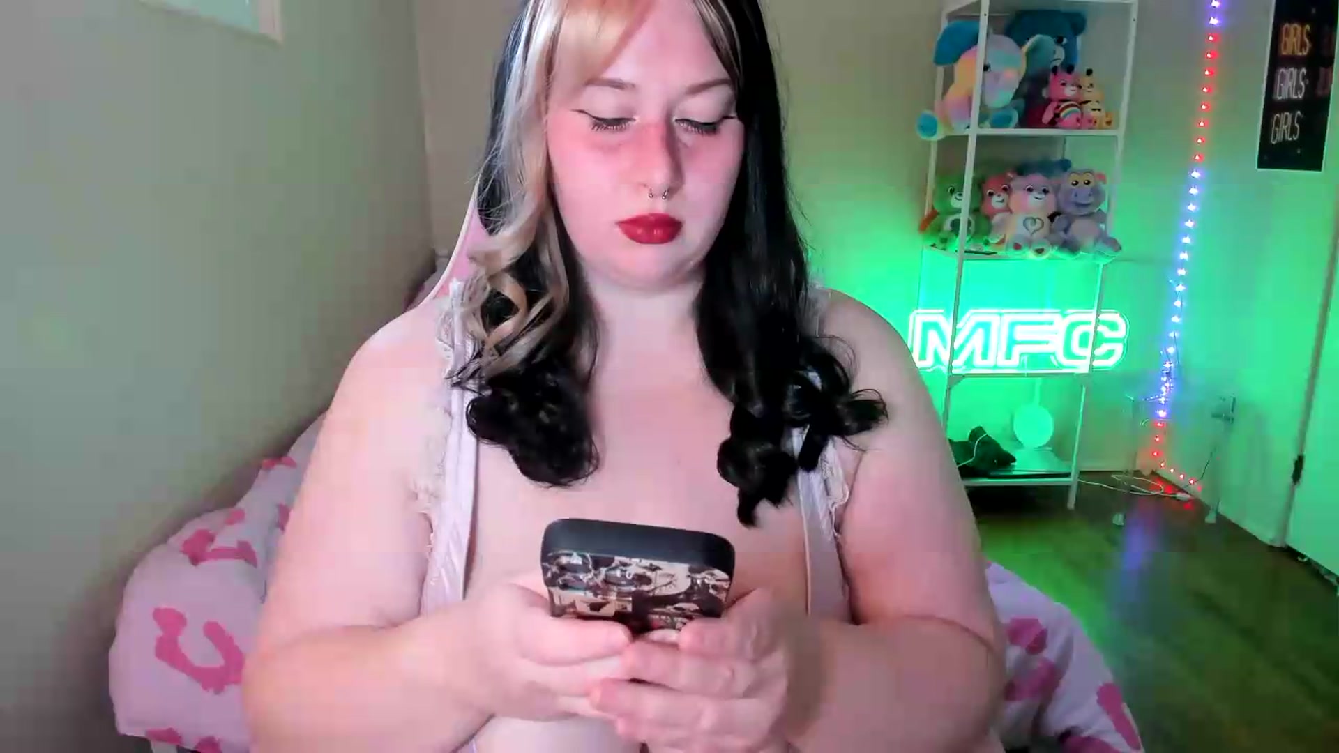 Gallery image thumbnail from Itslaurenxo's myfreecams stream on, 09/03/2026, 18:08 image 19 of 20
