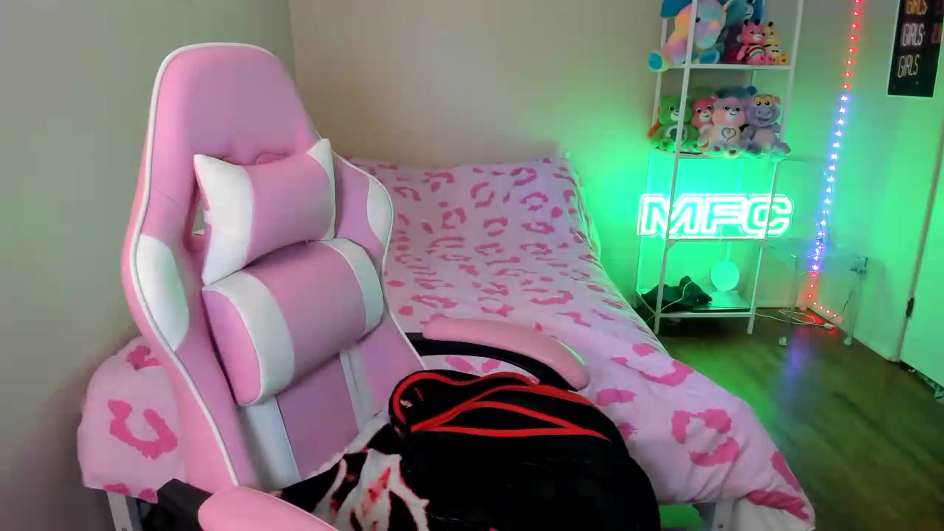 Gallery image thumbnail from Itslaurenxo's myfreecams stream on, 09/03/2026, 18:08 image 15 of 20