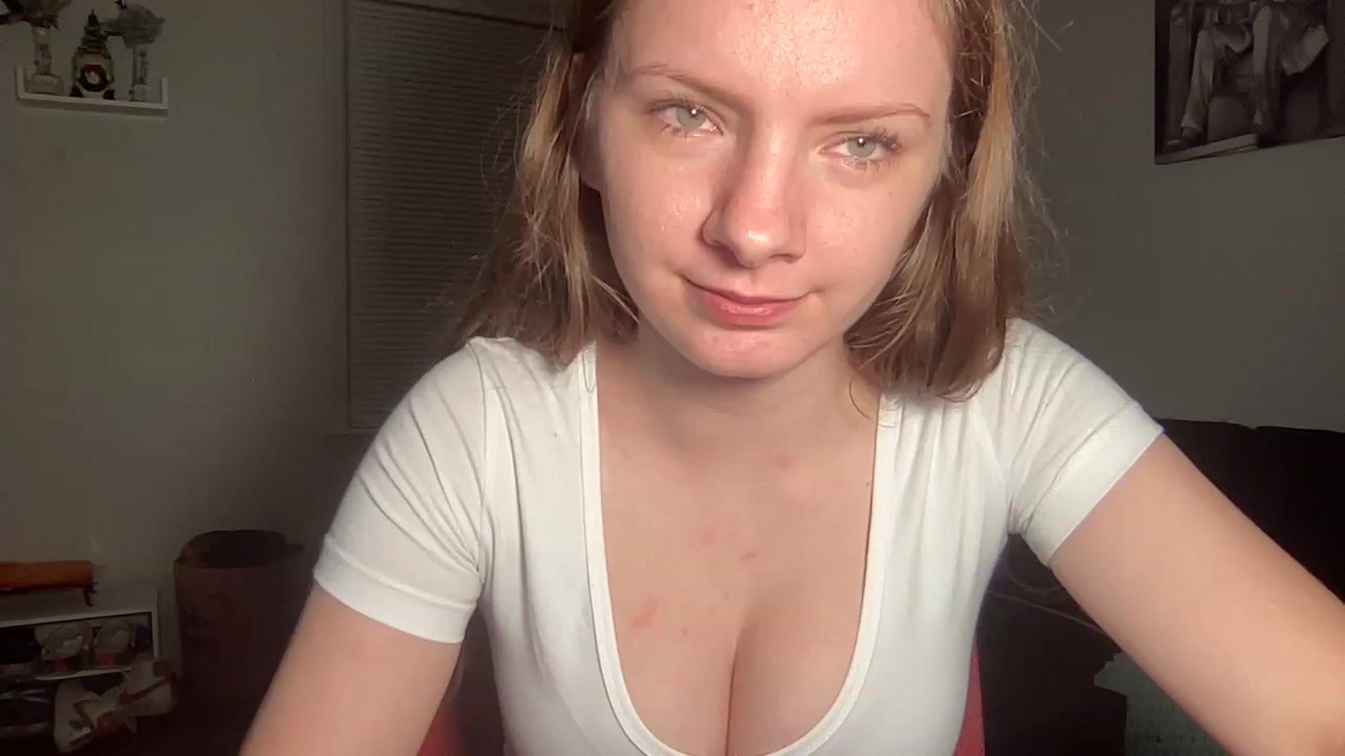 Gallery image thumbnail from Itslizzy22's myfreecams stream on, 12/16/2022, 07:57 image 12 of 20