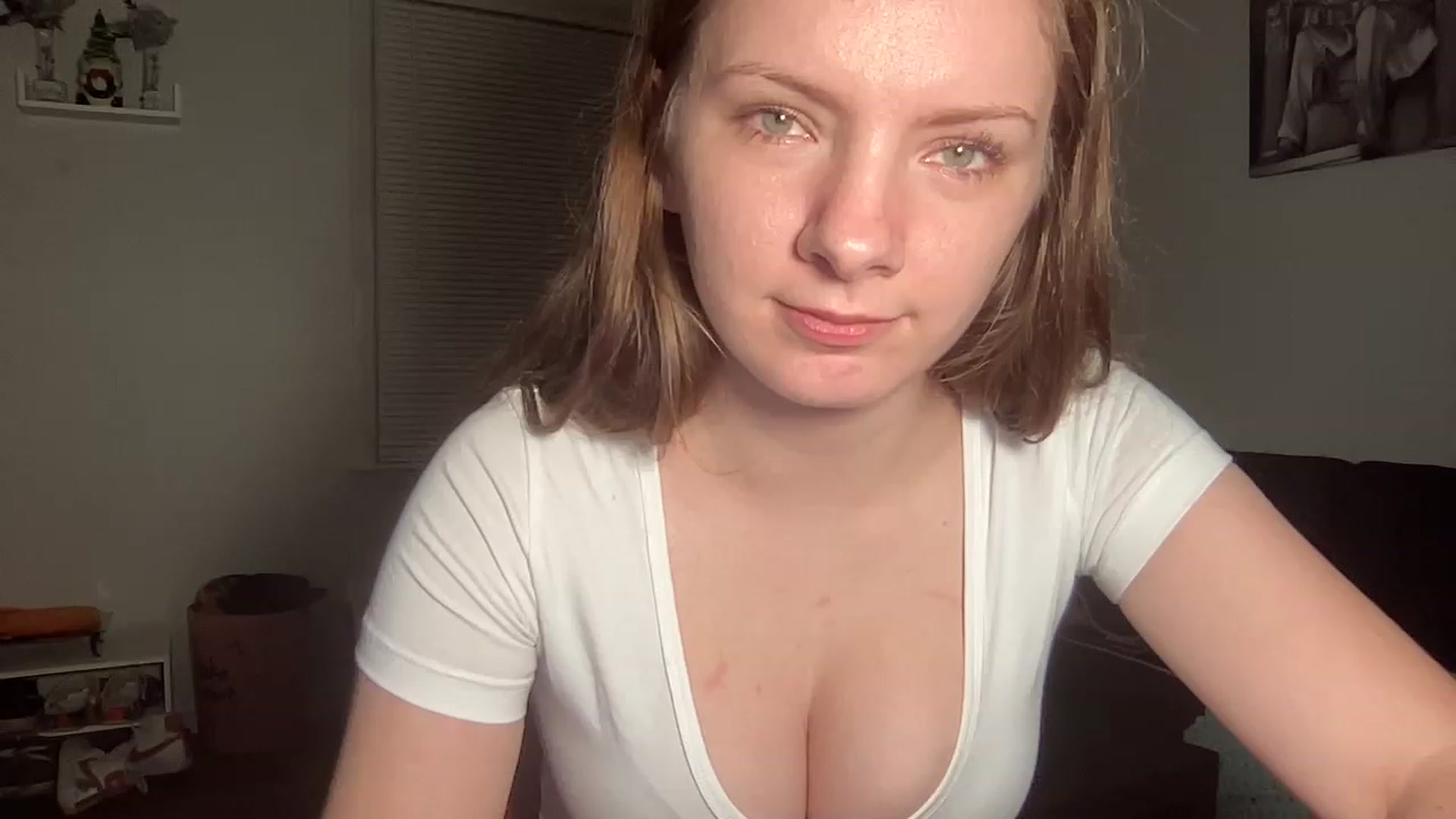 Gallery image thumbnail from Itslizzy22's myfreecams stream on, 12/16/2022, 07:57 image 16 of 20