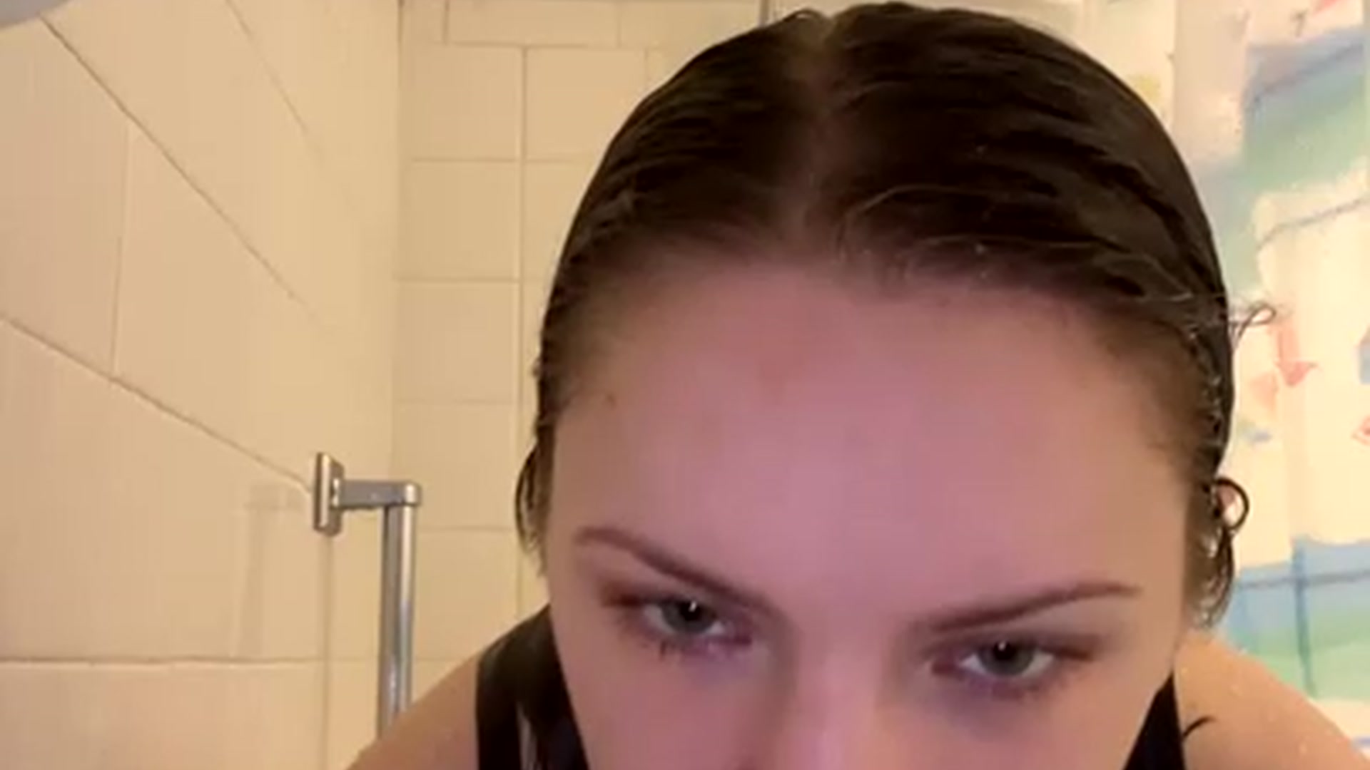 Gallery image thumbnail from Itslizzy22's myfreecams stream on, 12/21/2022, 24:05 image 14 of 20