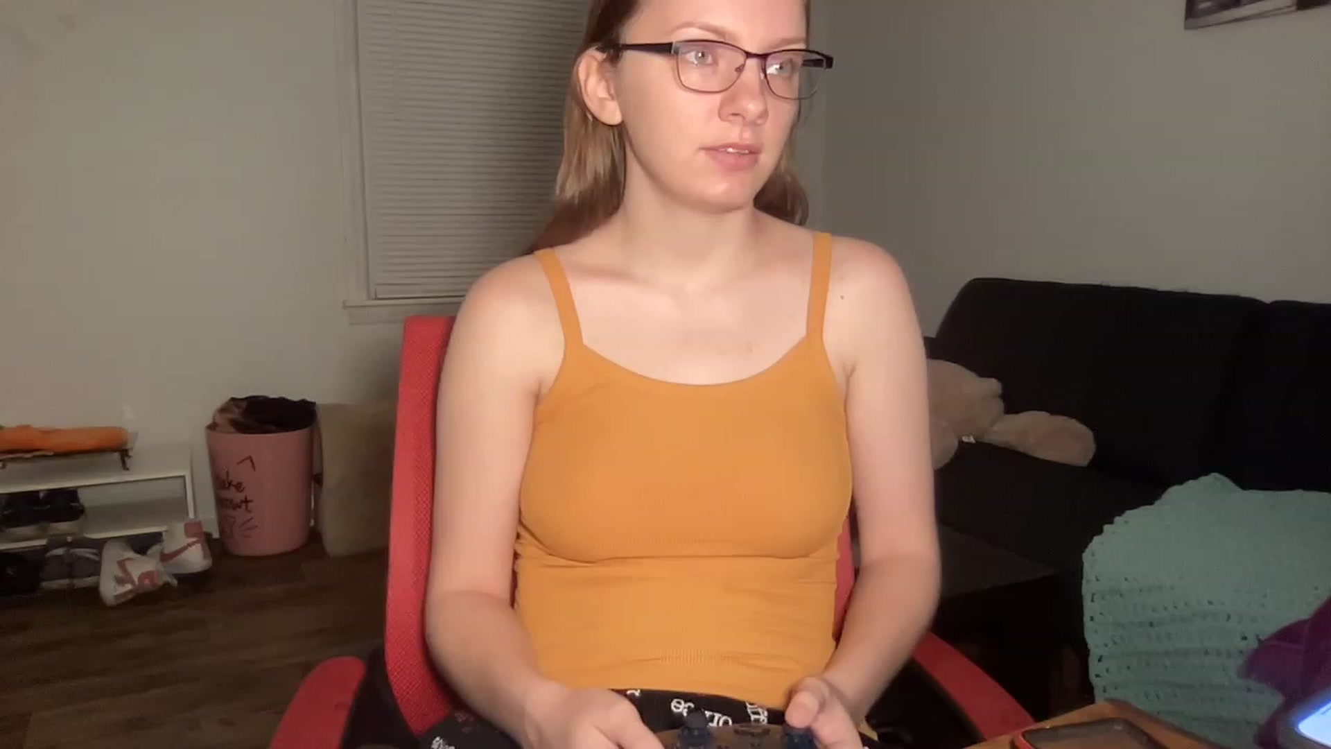 Gallery image thumbnail from Itslizzy22's myfreecams stream on, 12/21/2022, 01:22 image 20 of 20