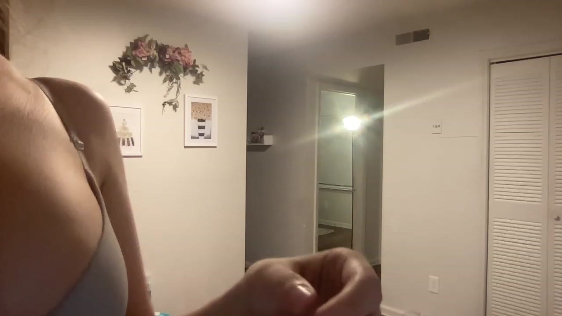 Gallery image thumbnail from Itslizzy22's myfreecams stream on, 12/26/2022, 02:40 image 2 of 20