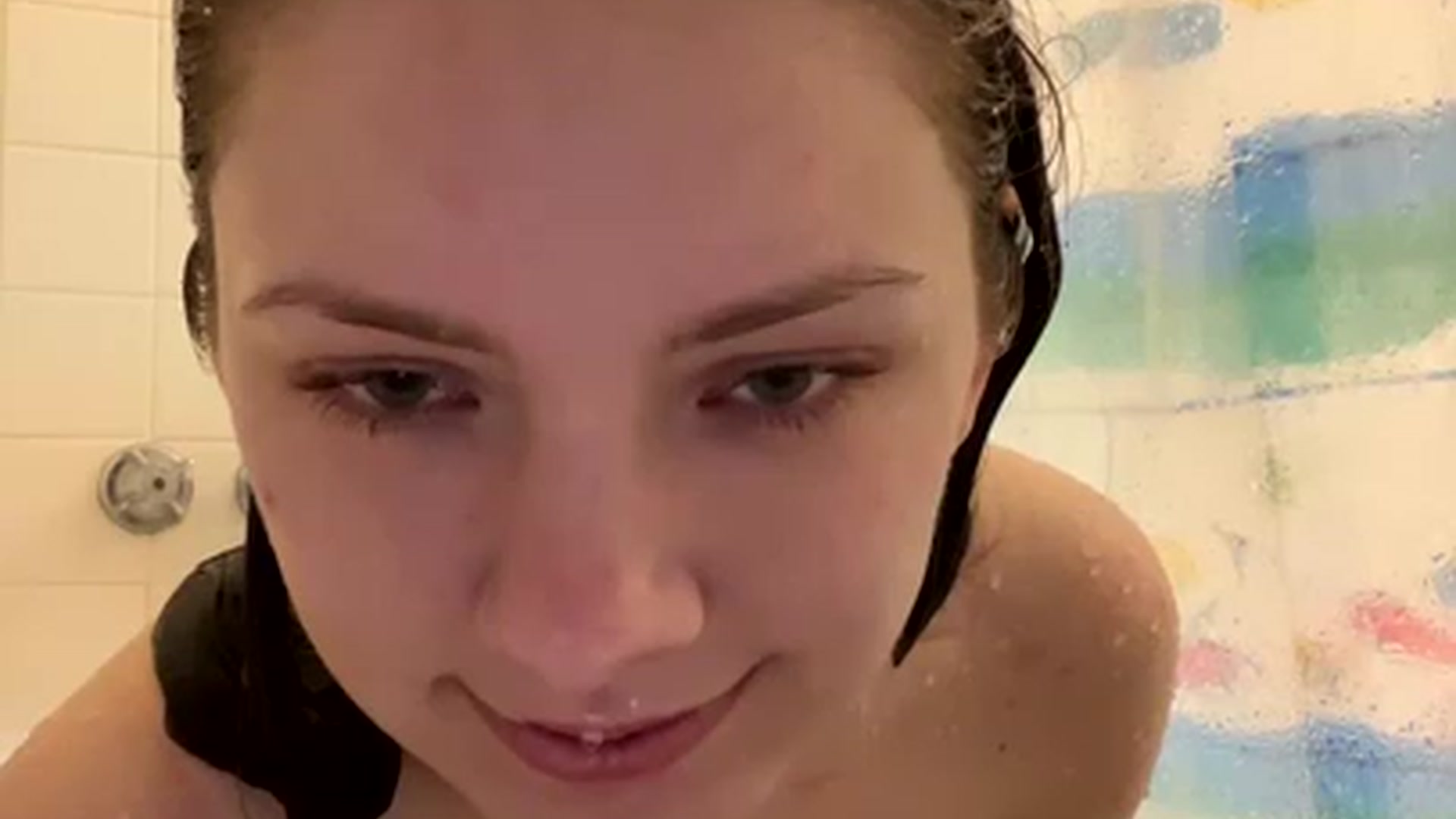 Gallery image thumbnail from Itslizzy22's myfreecams stream on, 12/26/2022, 03:07 image 20 of 20