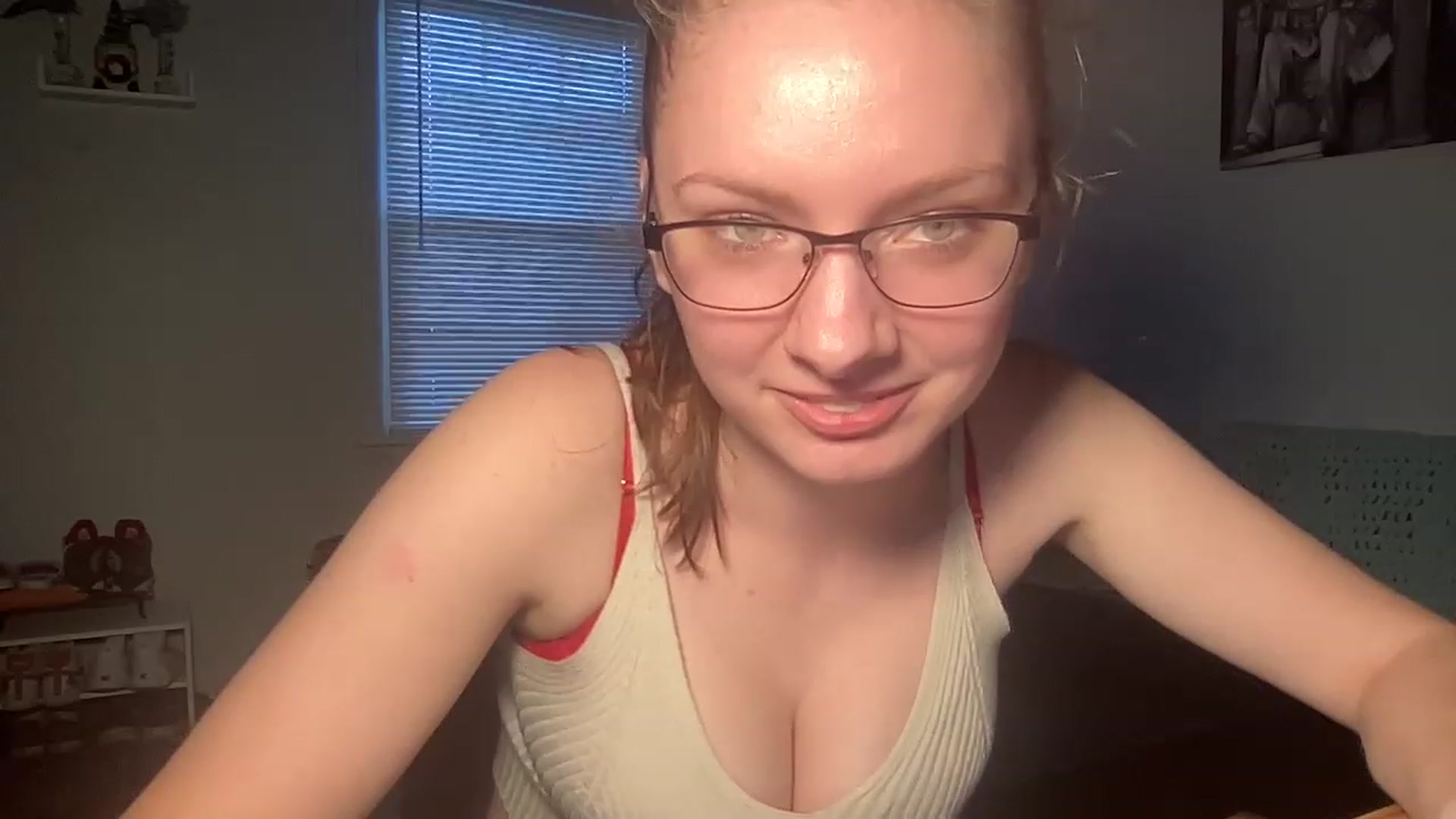 Gallery image thumbnail from Itslizzy22's myfreecams stream on, 12/27/2022, 22:03 image 20 of 20