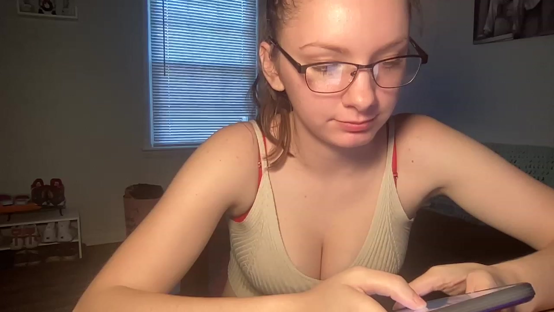 Gallery image thumbnail from Itslizzy22's myfreecams stream on, 12/27/2022, 22:03 image 4 of 20