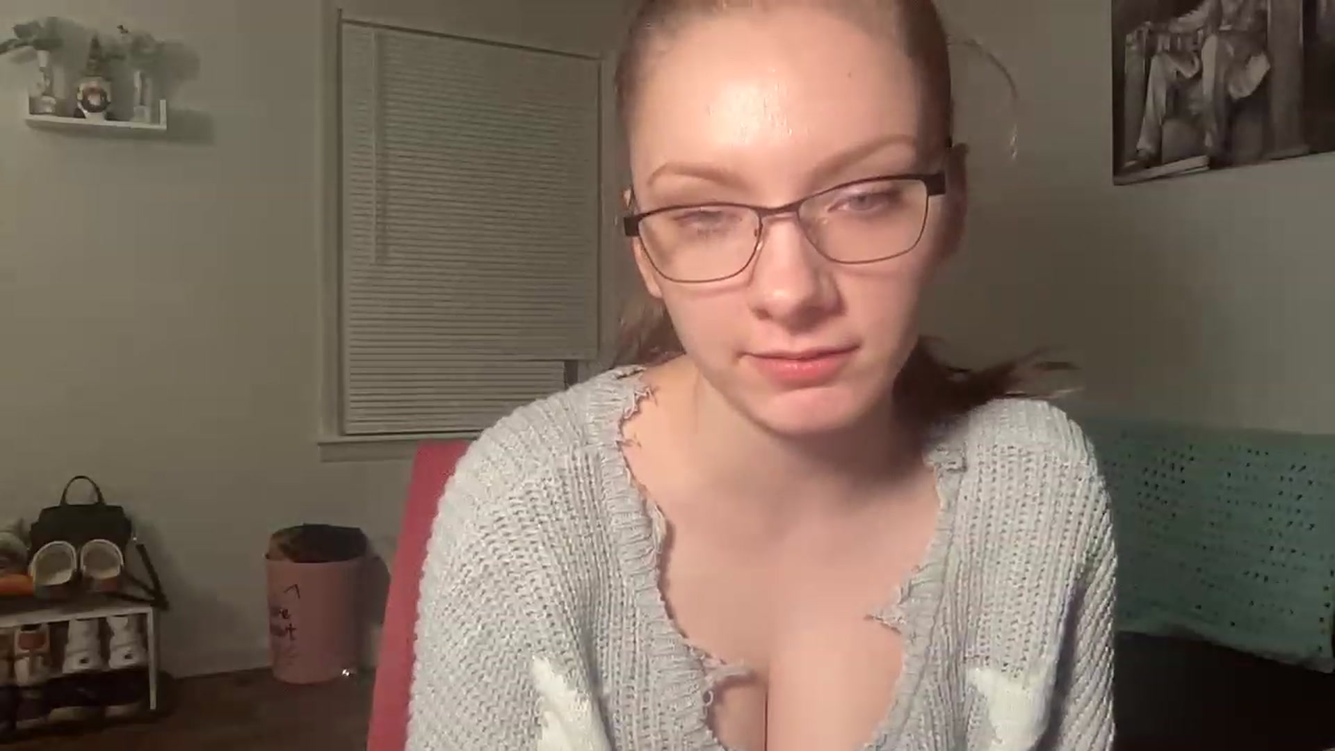 Gallery image thumbnail from Itslizzy22's myfreecams stream on, 12/30/2022, 02:39 image 16 of 20