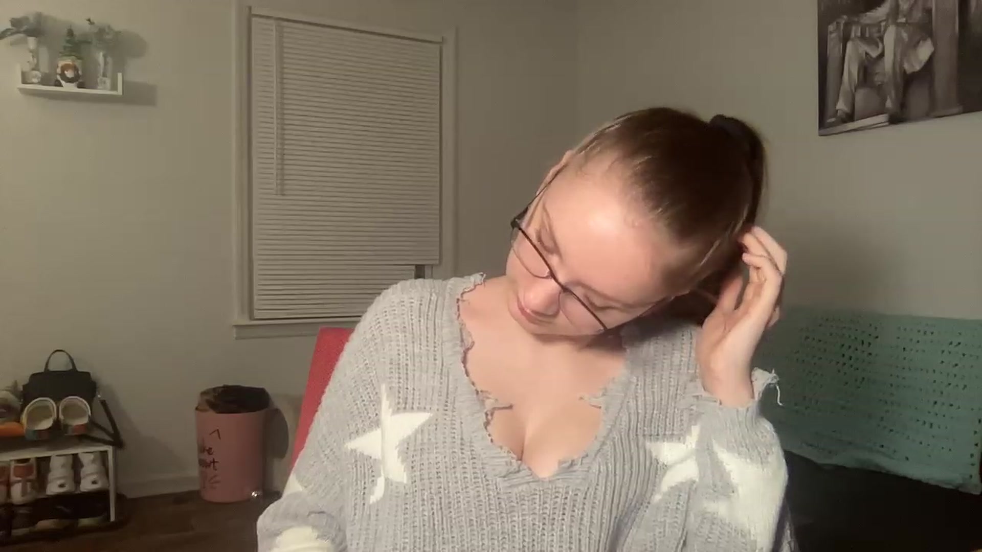 Gallery image thumbnail from Itslizzy22's myfreecams stream on, 12/30/2022, 02:39 image 15 of 20
