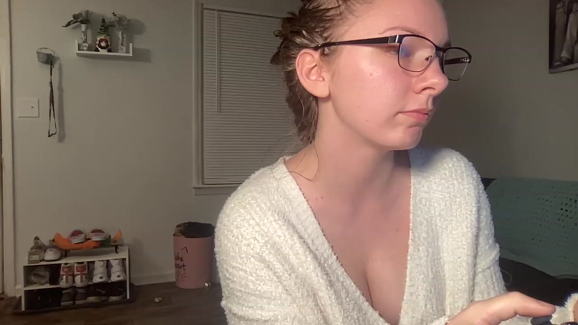 Gallery image thumbnail from Itslizzy22's myfreecams stream on, 01/03/2023, 04:39 image 5 of 20