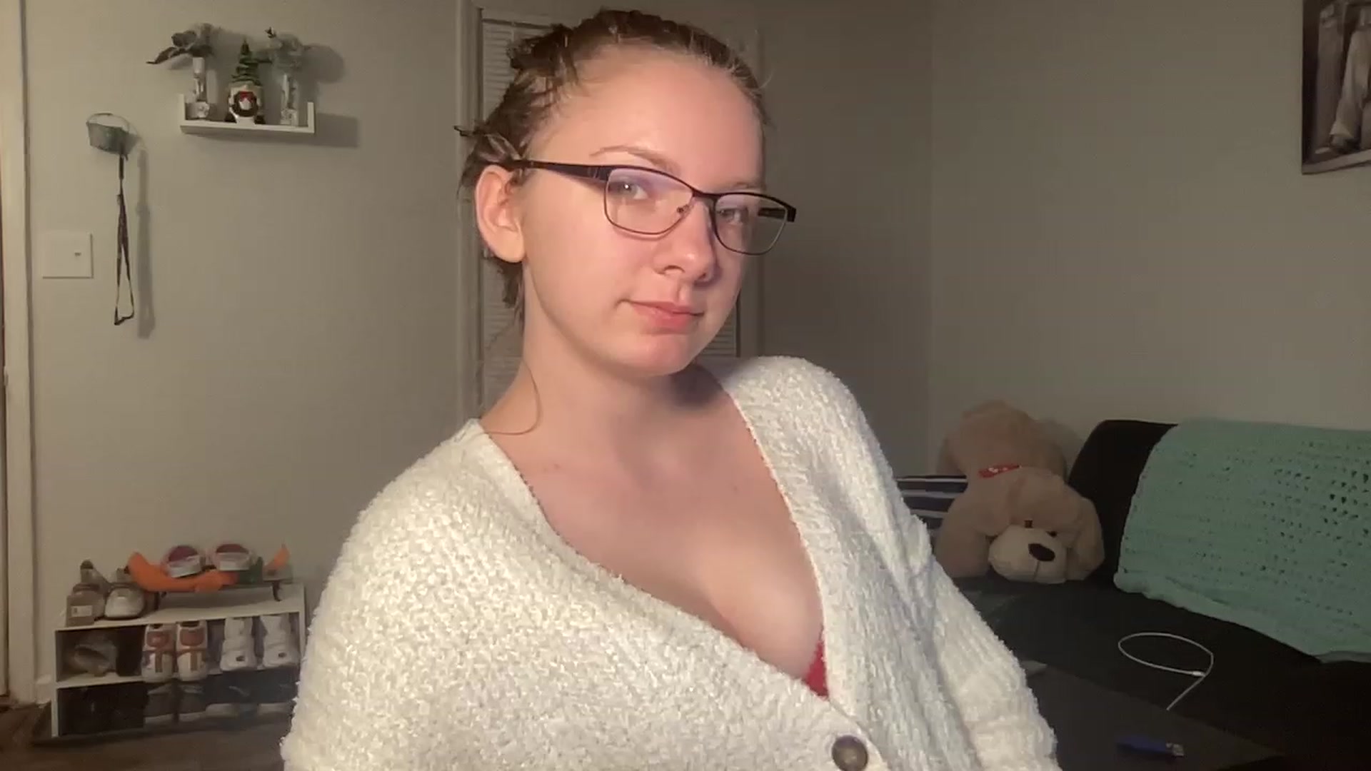 Gallery image thumbnail from Itslizzy22's myfreecams stream on, 01/03/2023, 04:39 image 6 of 20