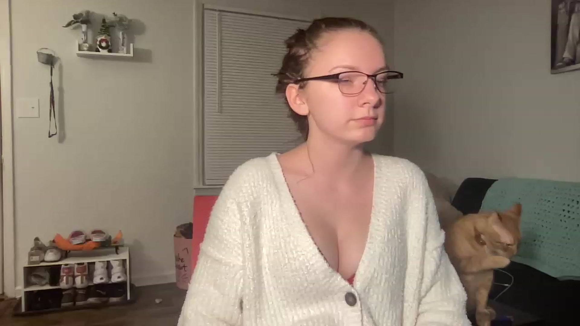 Gallery image thumbnail from Itslizzy22's myfreecams stream on, 01/03/2023, 04:39 image 11 of 20