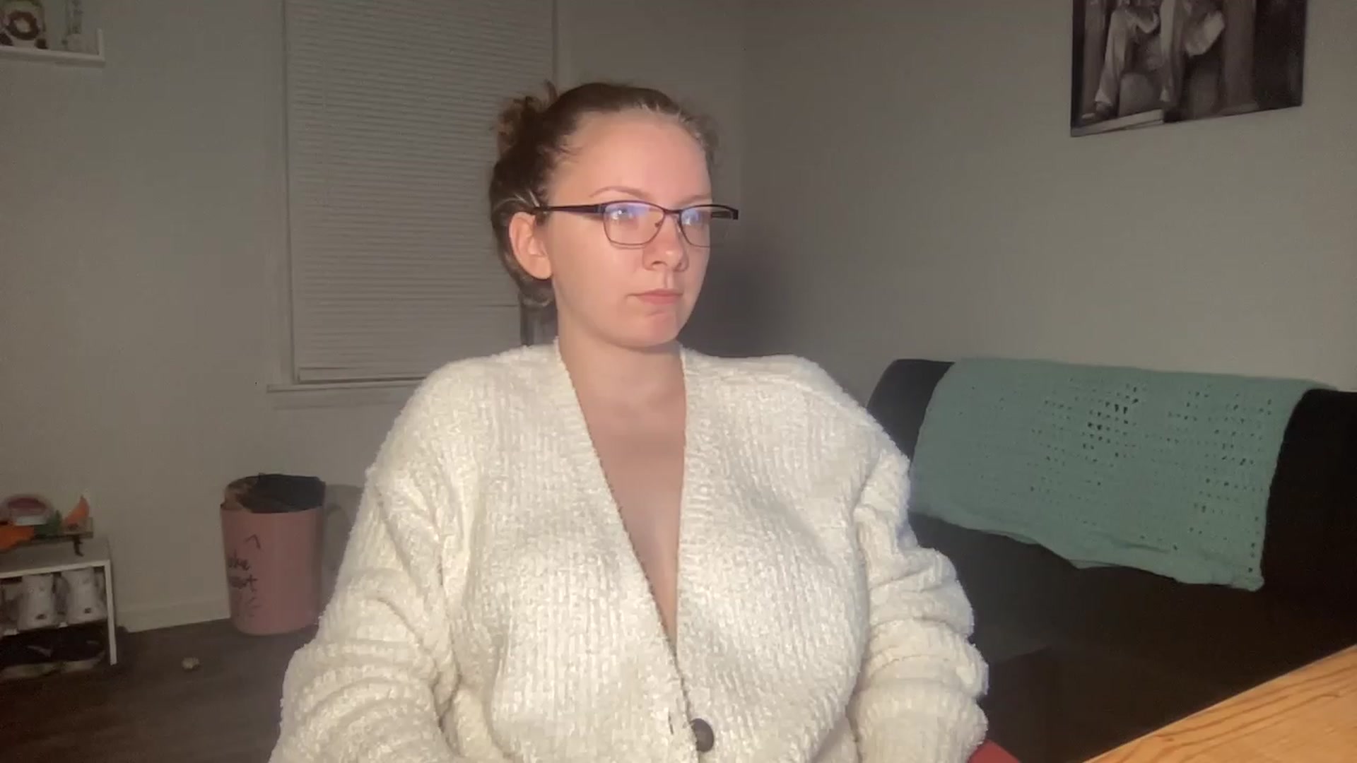 Gallery image thumbnail from Itslizzy22's myfreecams stream on, 01/03/2023, 23:42 image 18 of 20