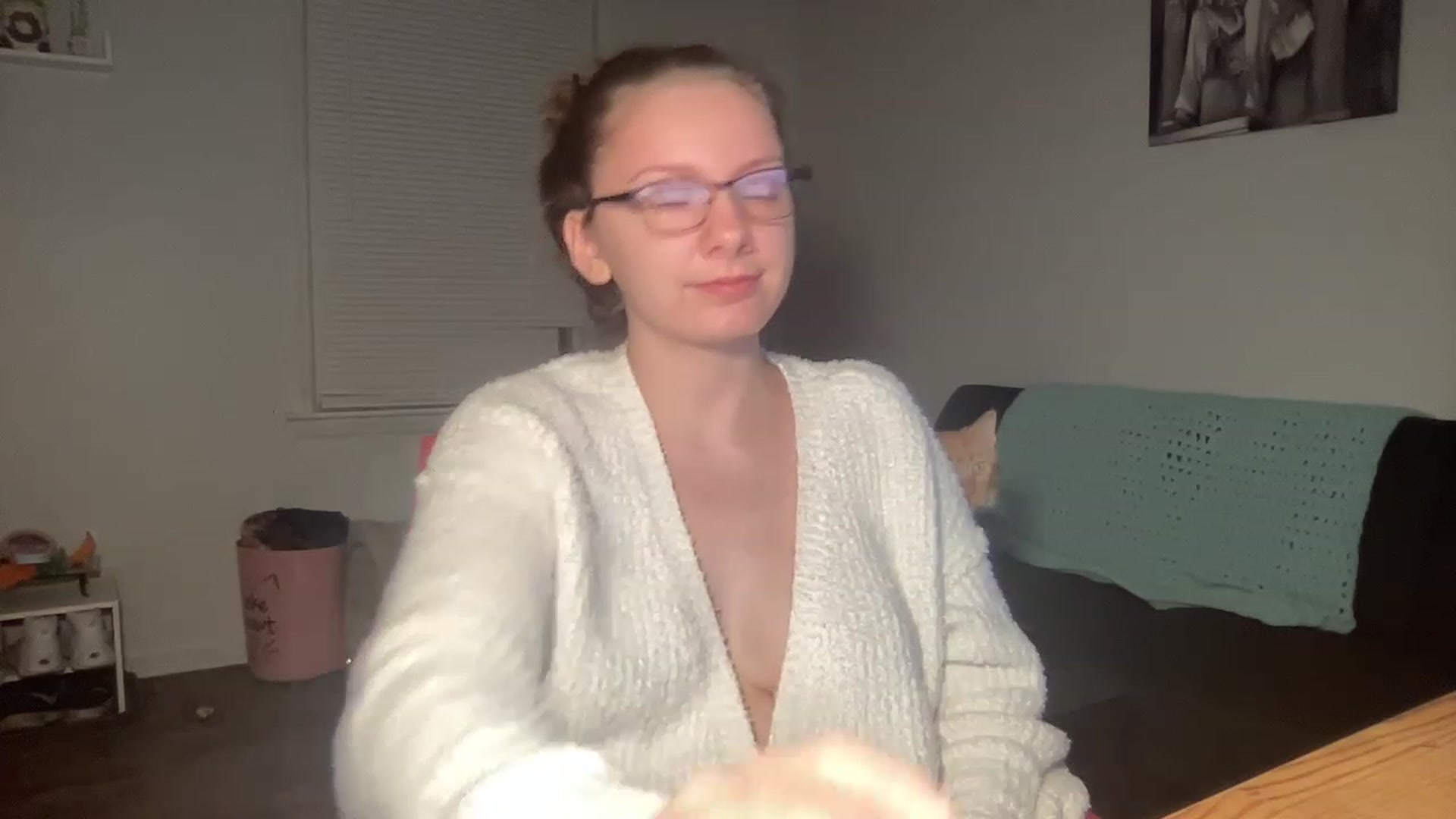 Gallery image thumbnail from Itslizzy22's myfreecams stream on, 01/03/2023, 23:42 image 12 of 20