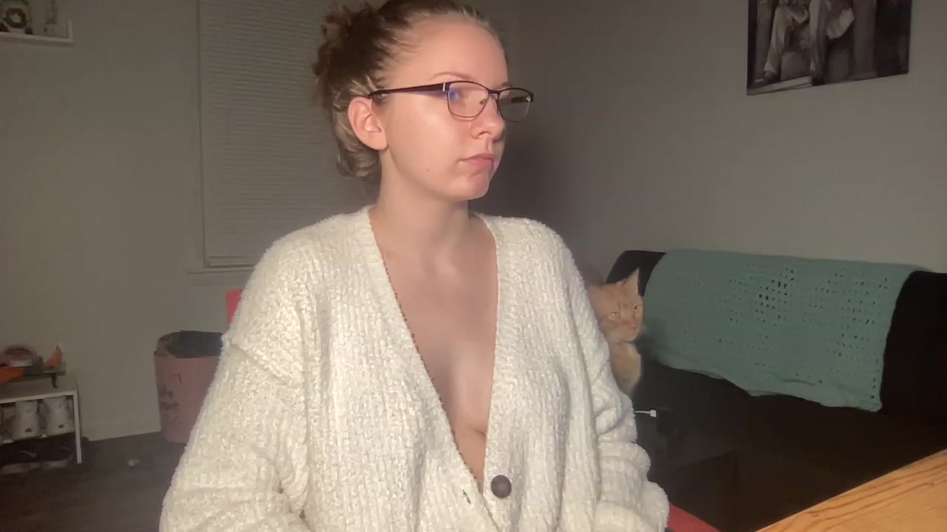 Gallery image thumbnail from Itslizzy22's myfreecams stream on, 01/03/2023, 23:42 image 3 of 20