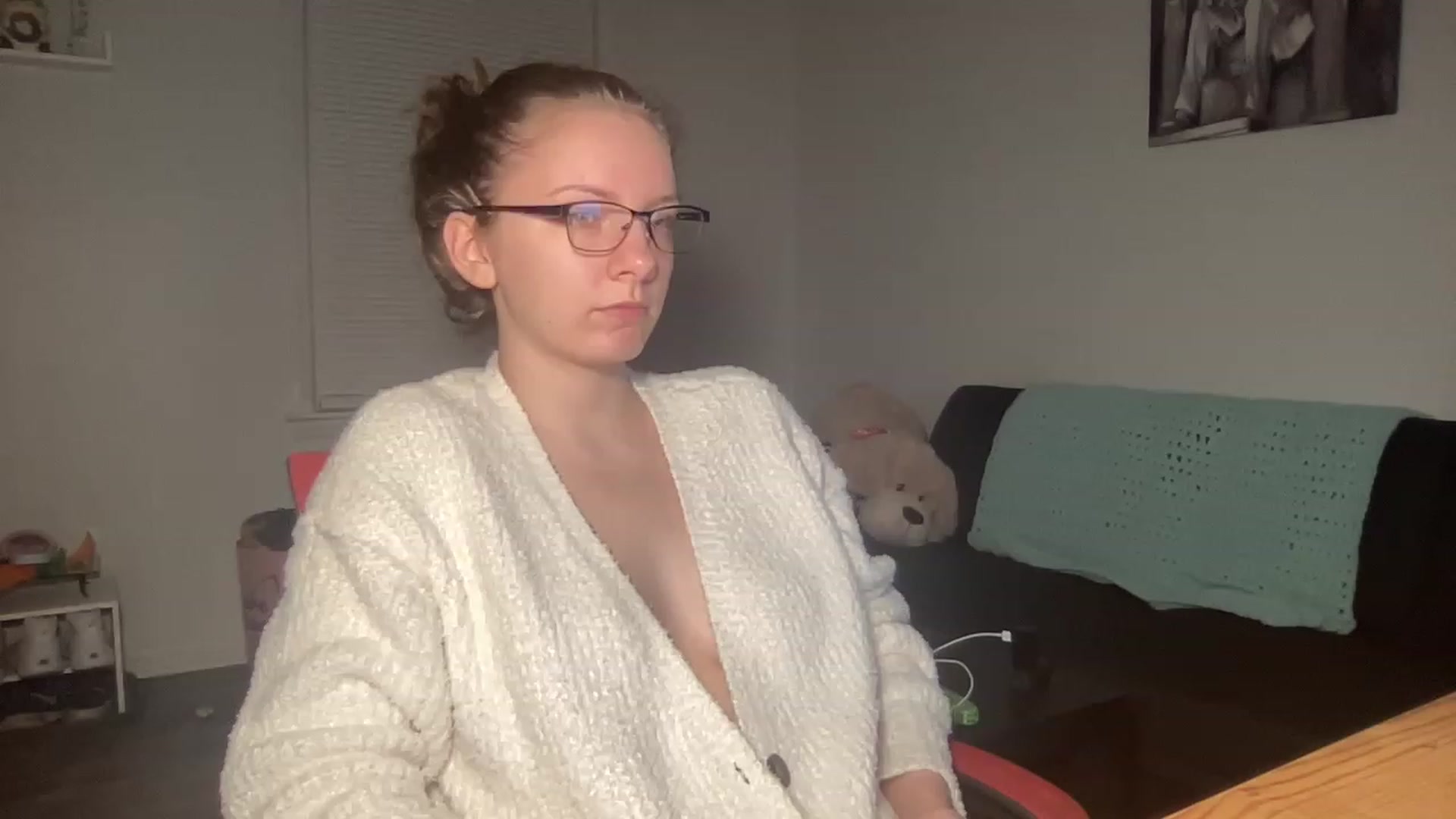 Gallery image thumbnail from Itslizzy22's myfreecams stream on, 01/03/2023, 23:42 image 17 of 20