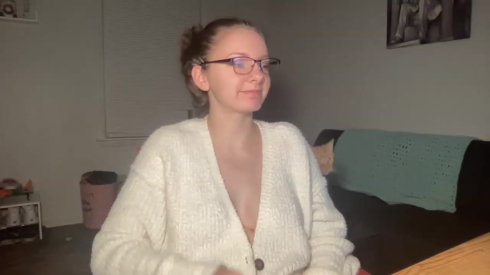 Gallery image thumbnail from Itslizzy22's myfreecams stream on, 01/03/2023, 23:42 image 13 of 20