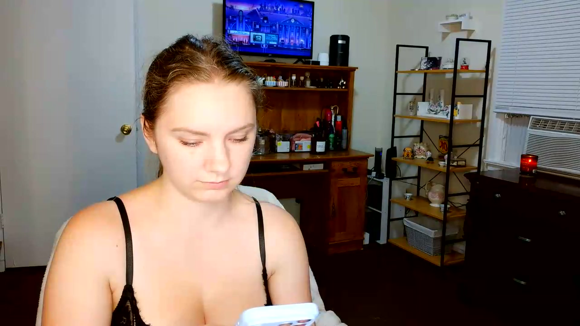 Gallery image thumbnail from ItzQueenLizzy's myfreecams stream on, 08/21/2026, 07:55 image 2 of 20