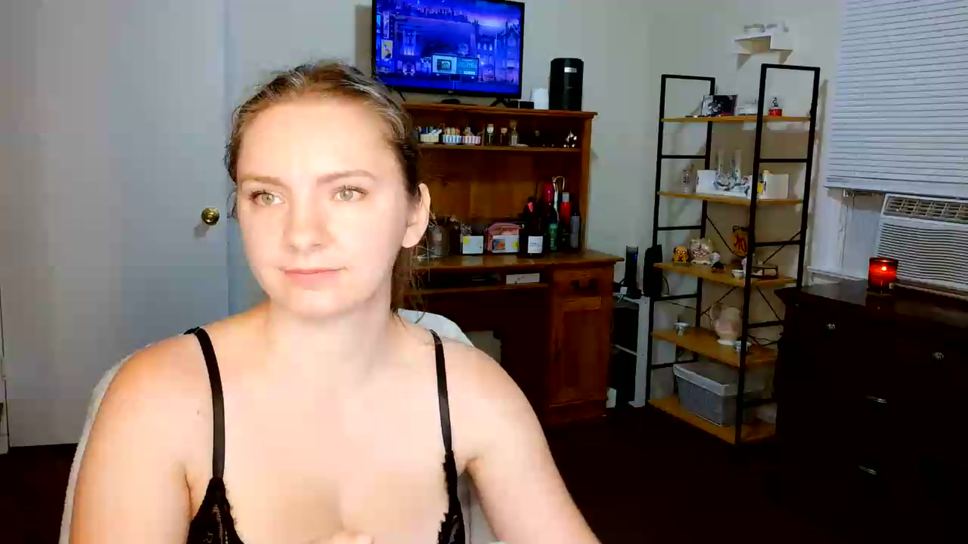 Gallery image thumbnail from ItzQueenLizzy's myfreecams stream on, 08/21/2026, 07:55 image 1 of 20