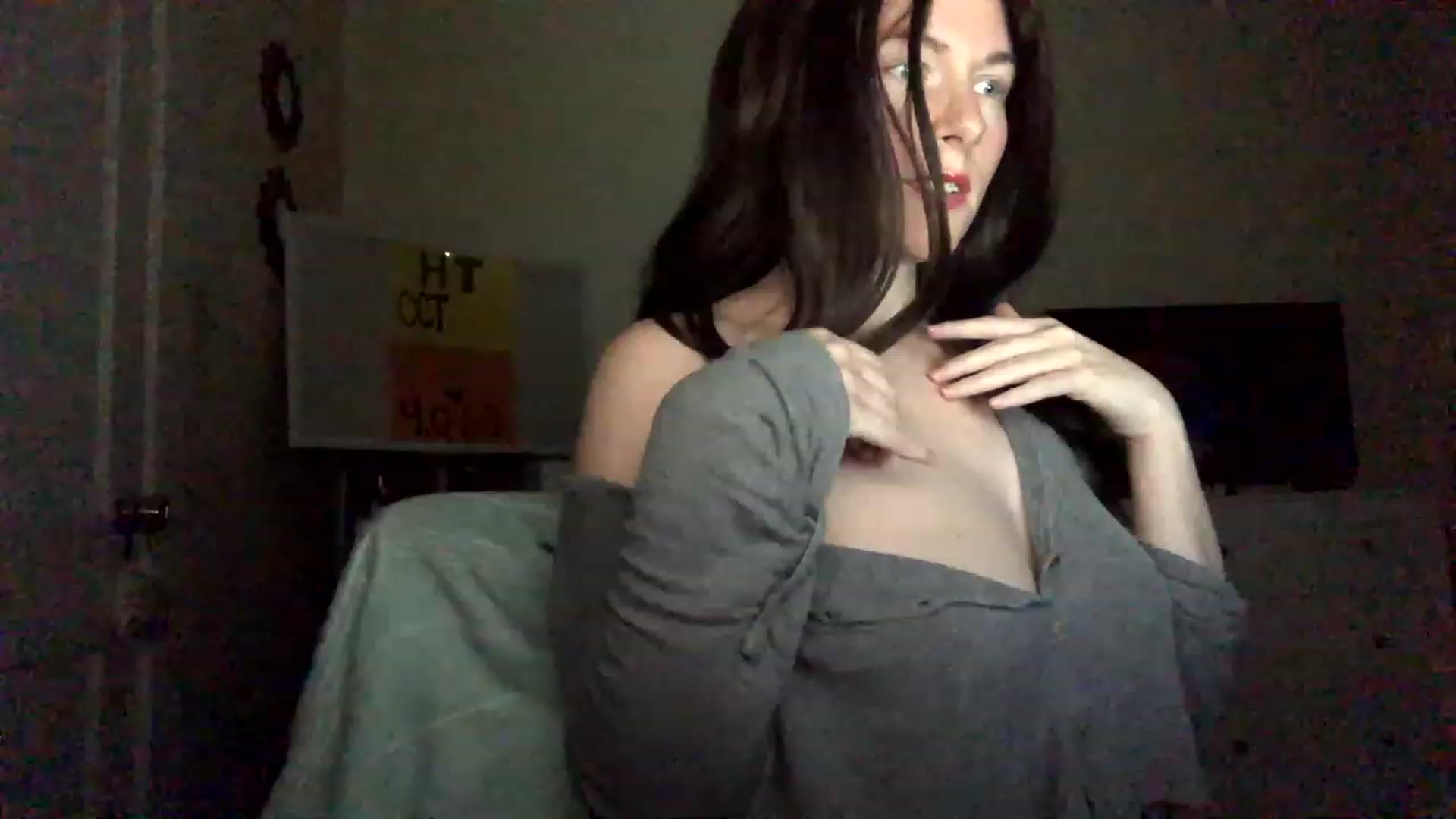 Gallery image thumbnail from IvoryGrey's myfreecams stream on, 11/21/2022, 06:28 image 7 of 20