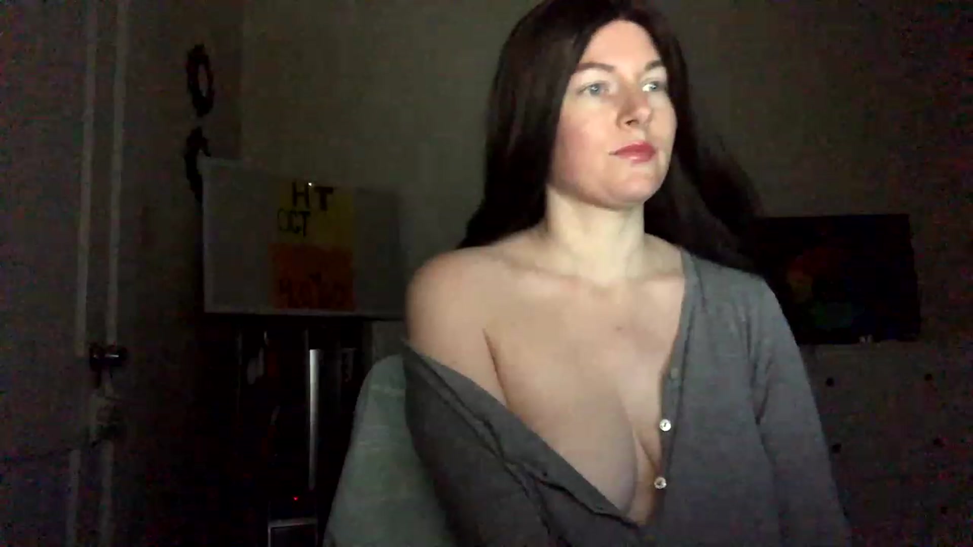 Gallery image thumbnail from IvoryGrey's myfreecams stream on, 11/21/2022, 08:04 image 16 of 20