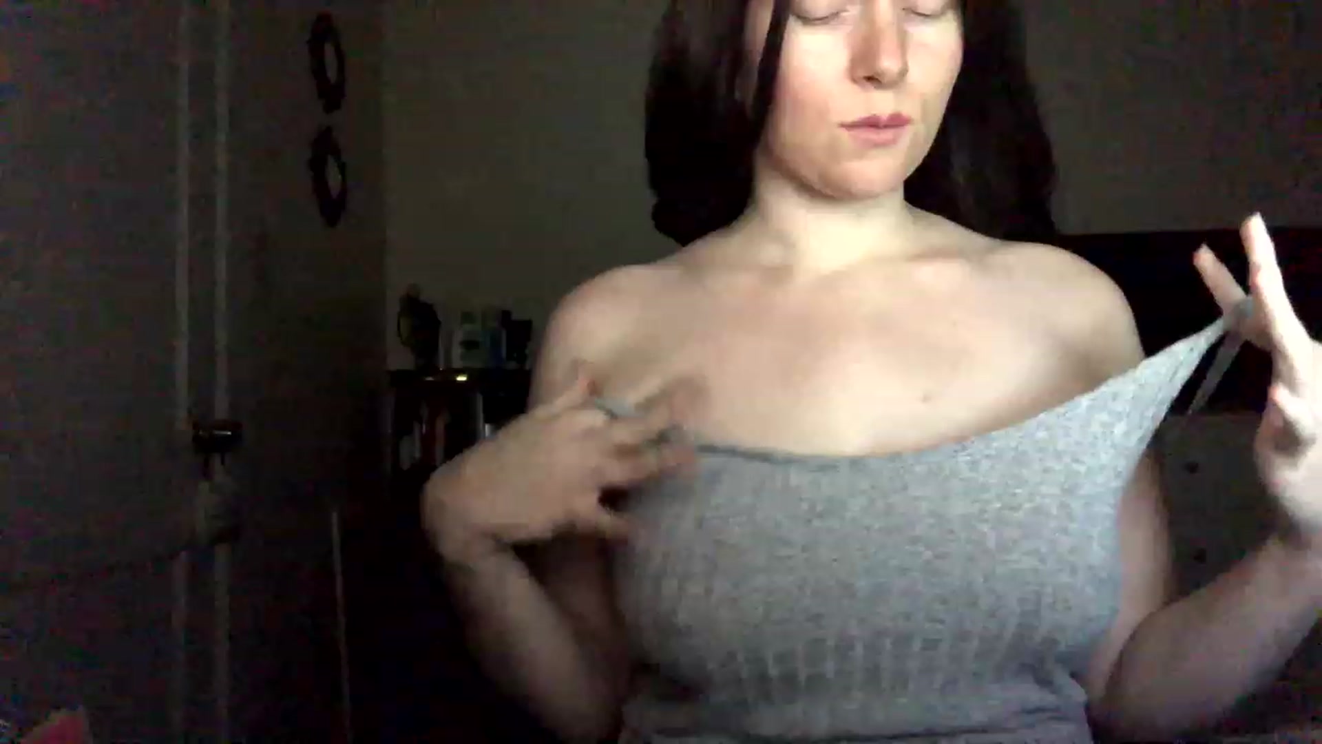 Gallery image thumbnail from IvoryGrey's myfreecams stream on, 11/29/2022, 08:02 image 14 of 20