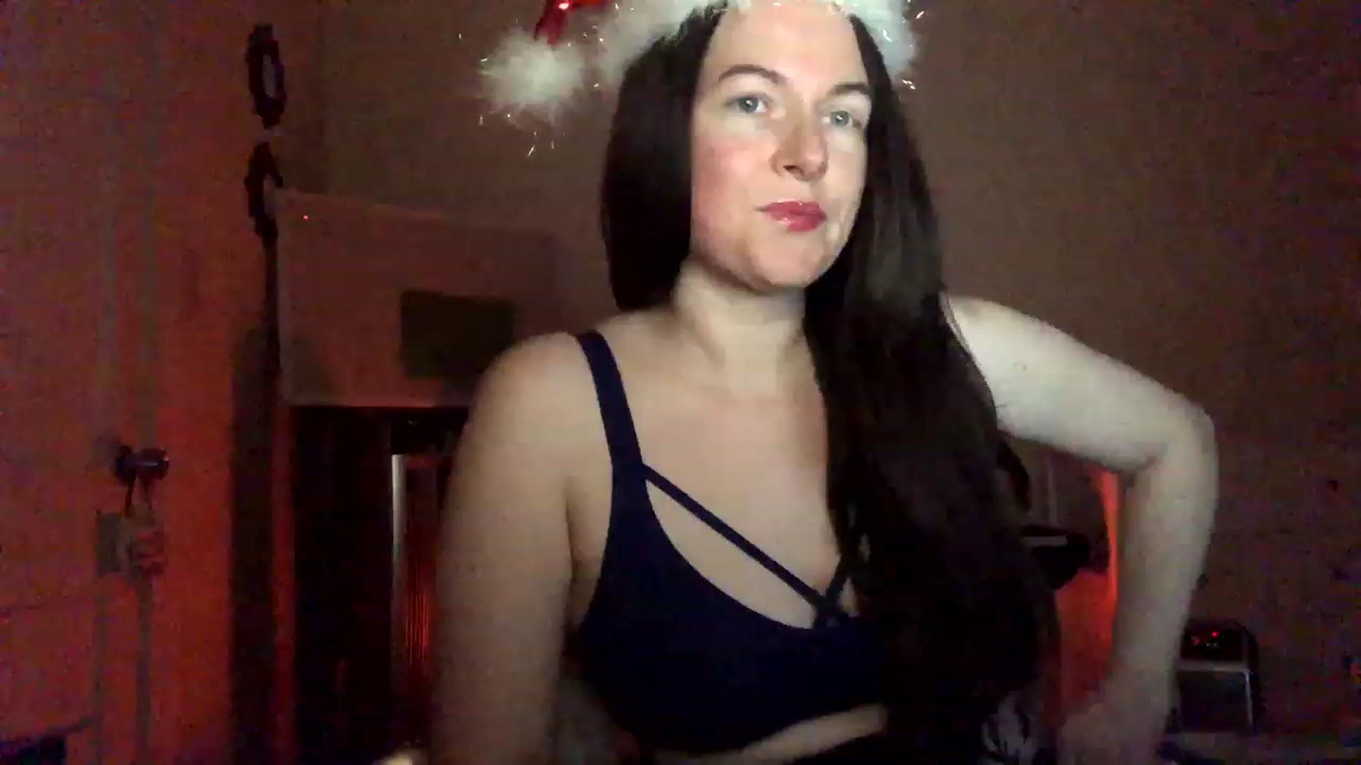 Gallery image thumbnail from IvoryGrey's myfreecams stream on, 12/26/2022, 07:15 image 11 of 20