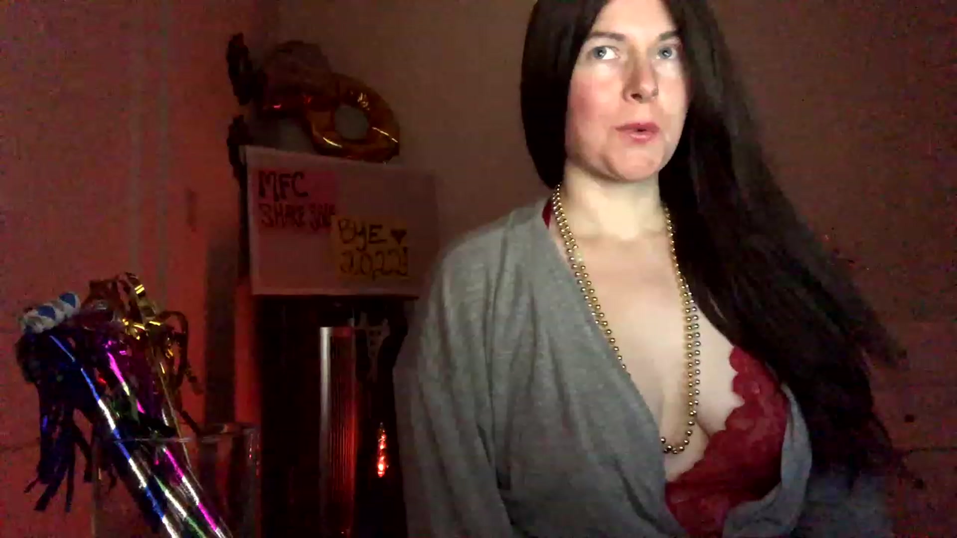 Gallery image thumbnail from IvoryGrey's myfreecams stream on, 12/31/2022, 23:43 image 6 of 20