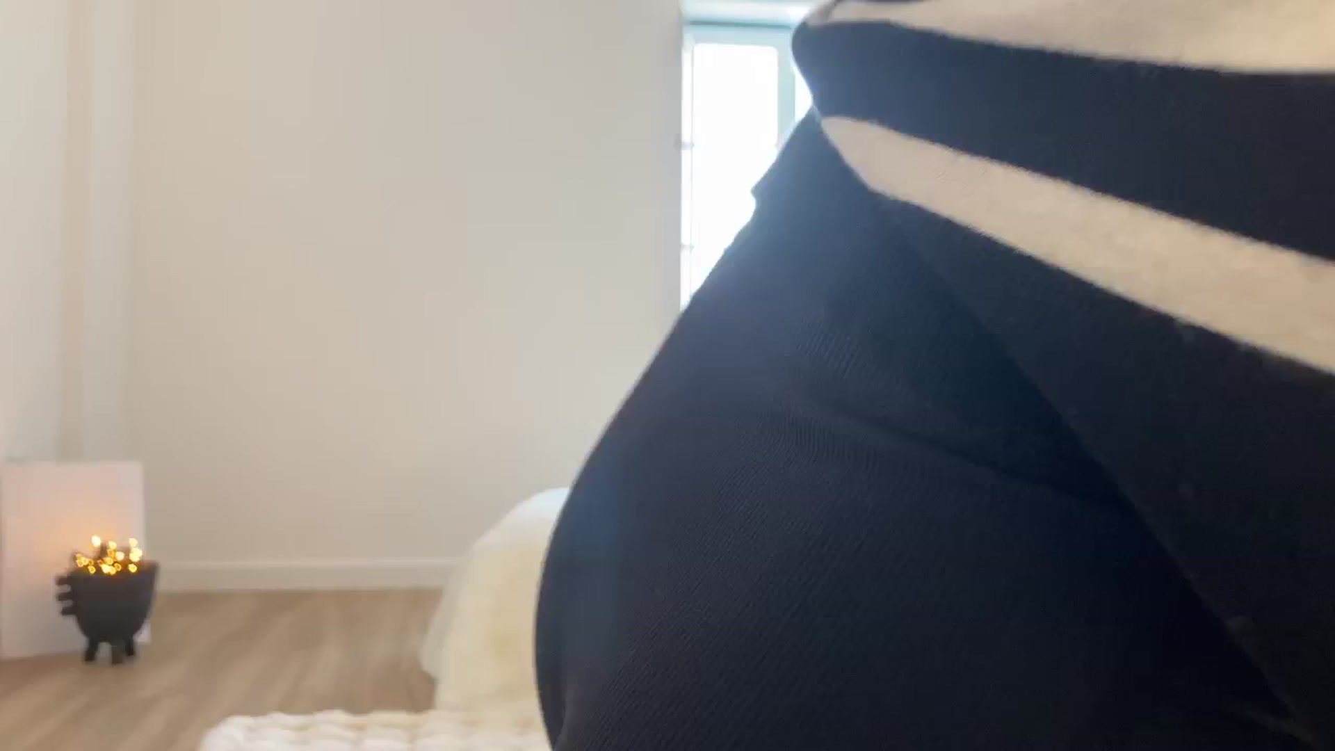 Gallery image thumbnail from Ivory_'s myfreecams stream on, 07/31/2025, 08:09 image 1 of 20