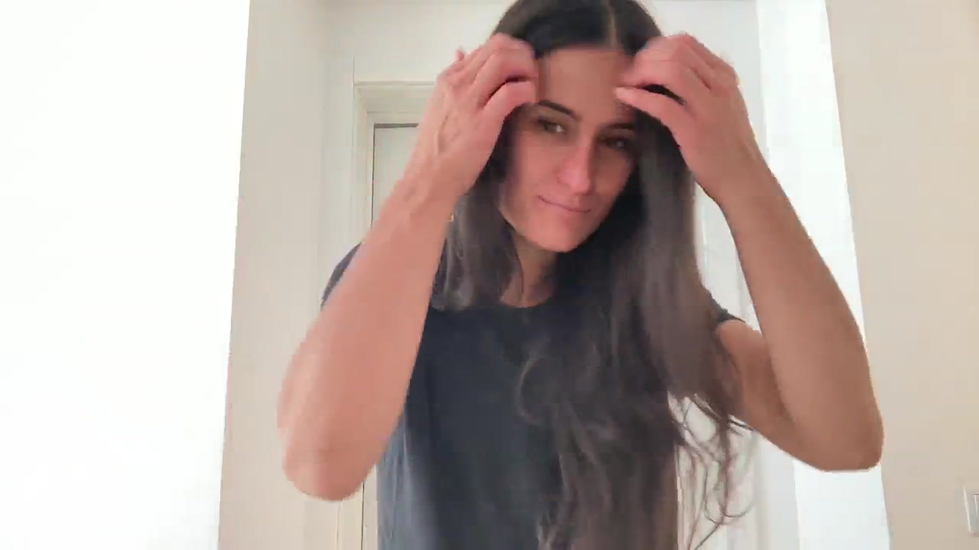 Gallery image thumbnail from Ivory_'s myfreecams stream on, 08/02/2025, 12:16 image 3 of 20
