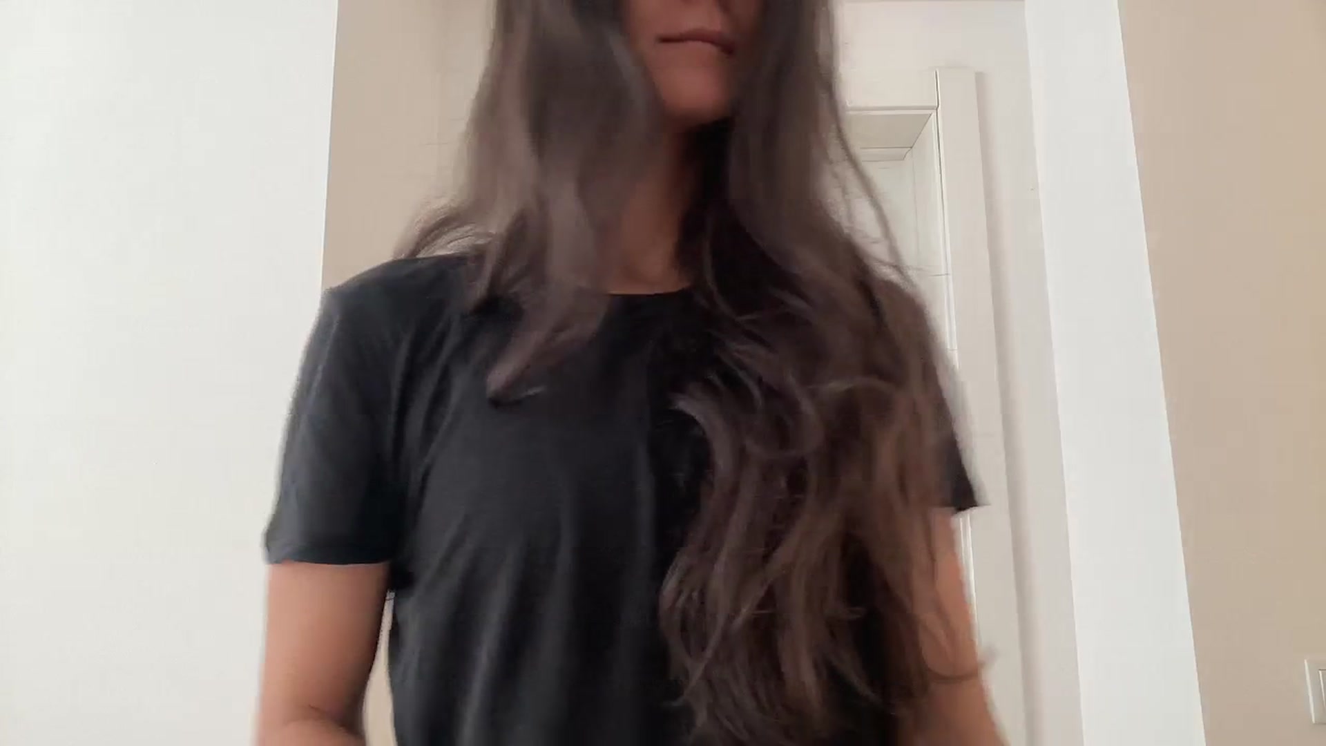 Gallery image thumbnail from Ivory_'s myfreecams stream on, 08/02/2025, 12:16 image 13 of 20