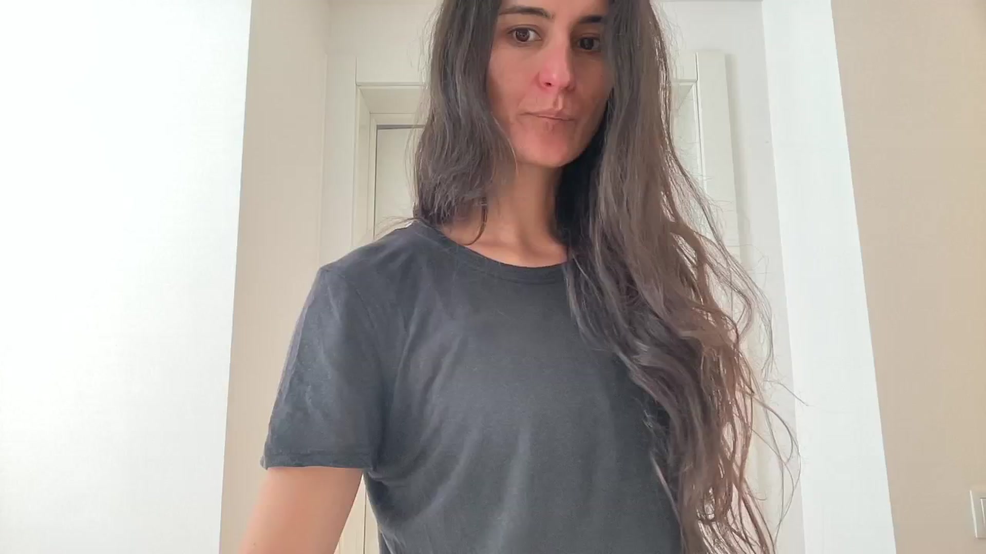 Gallery image thumbnail from Ivory_'s myfreecams stream on, 08/02/2025, 12:16 image 1 of 20