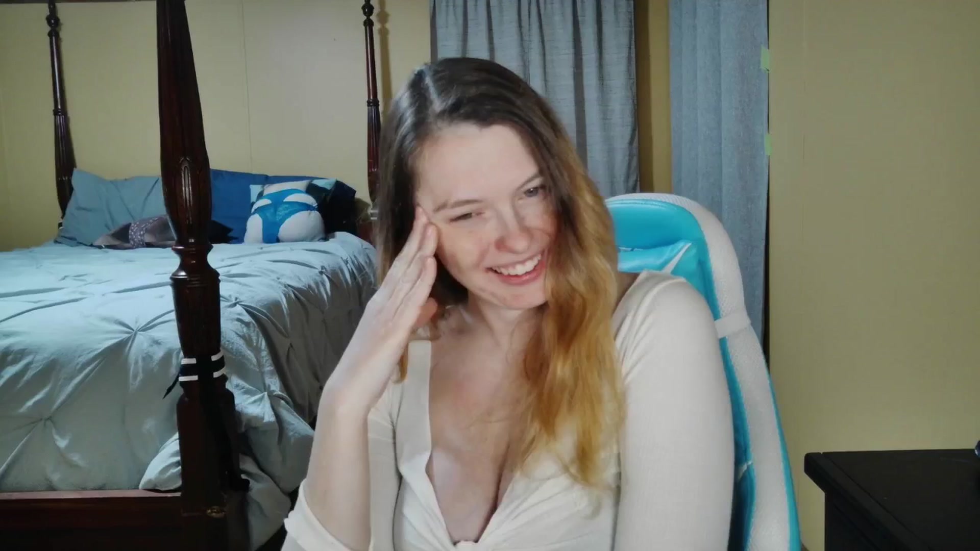 Gallery image thumbnail from Ivorysunday's myfreecams stream on, 02/19/2026, 24:45 image 16 of 20