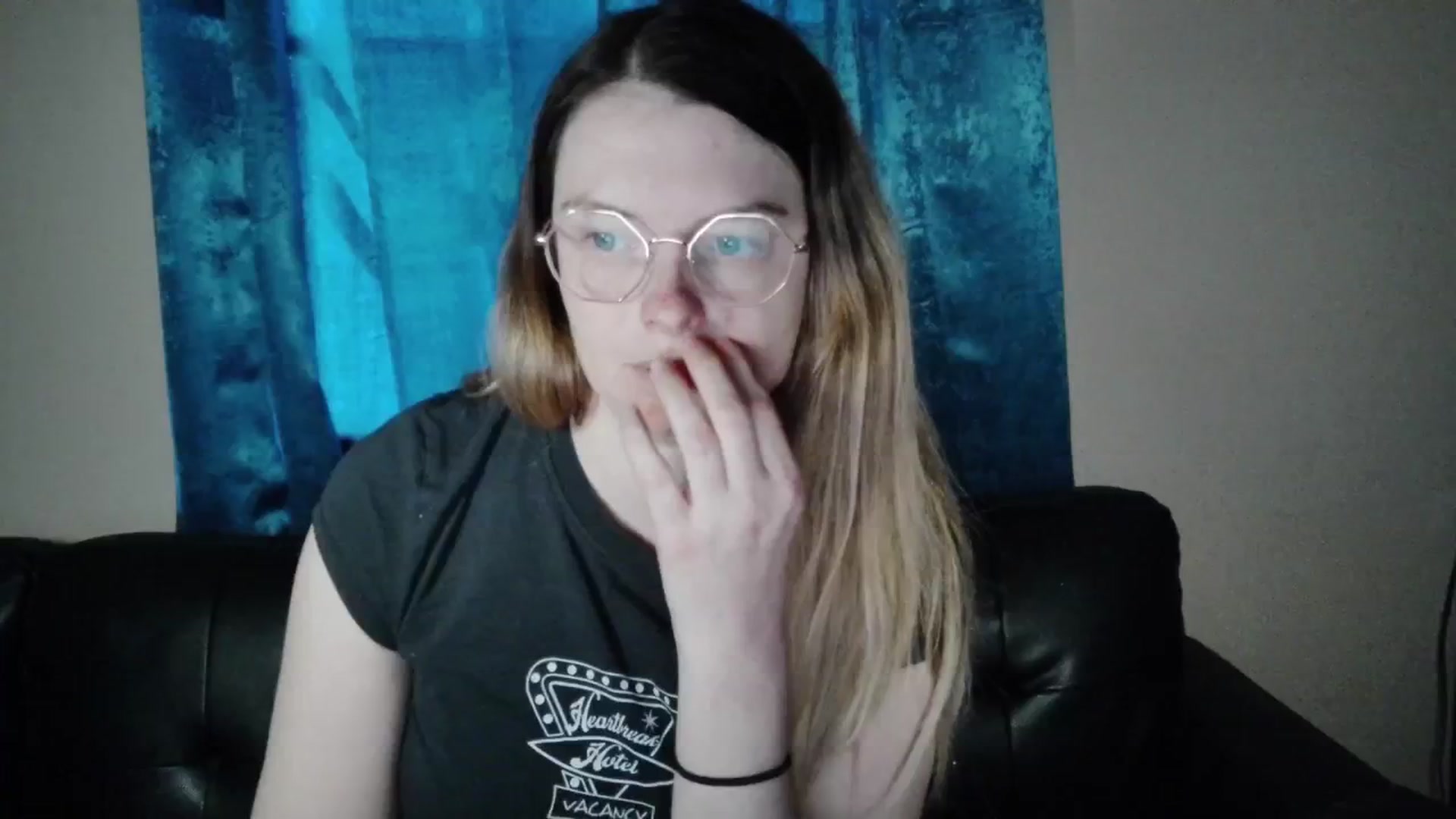 Gallery image thumbnail from Ivorysunday's myfreecams stream on, 04/07/2026, 13:42 image 13 of 20