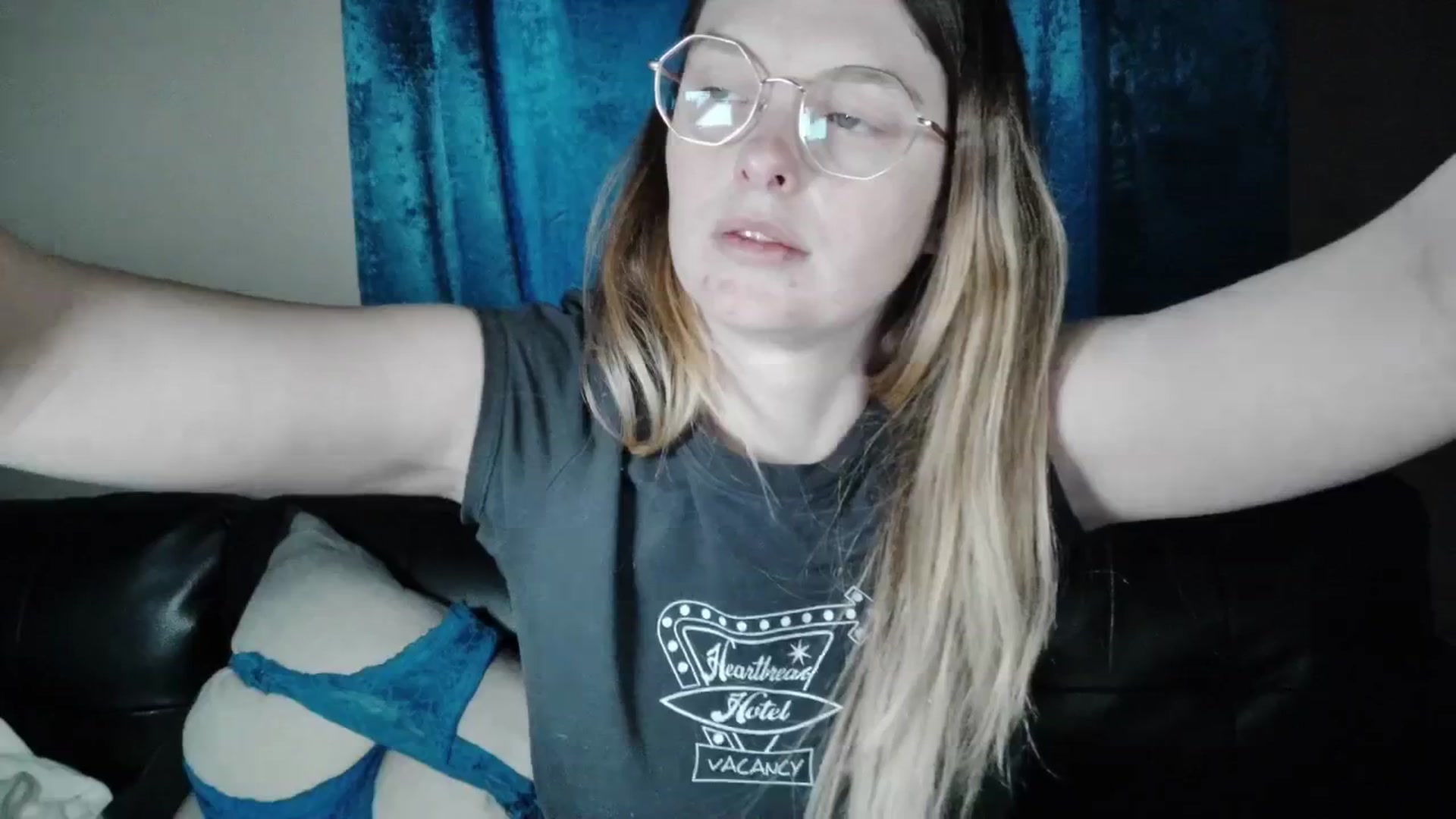 Gallery image thumbnail from Ivorysunday's myfreecams stream on, 04/07/2026, 20:49 image 11 of 20