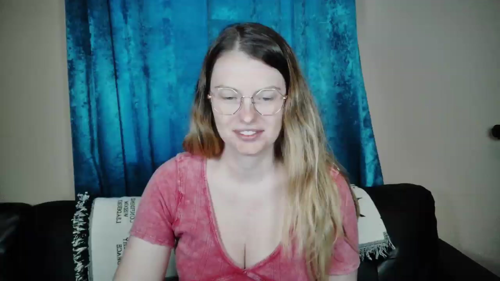 Gallery image thumbnail from Ivorysunday's myfreecams stream on, 05/12/2026, 17:27 image 17 of 20
