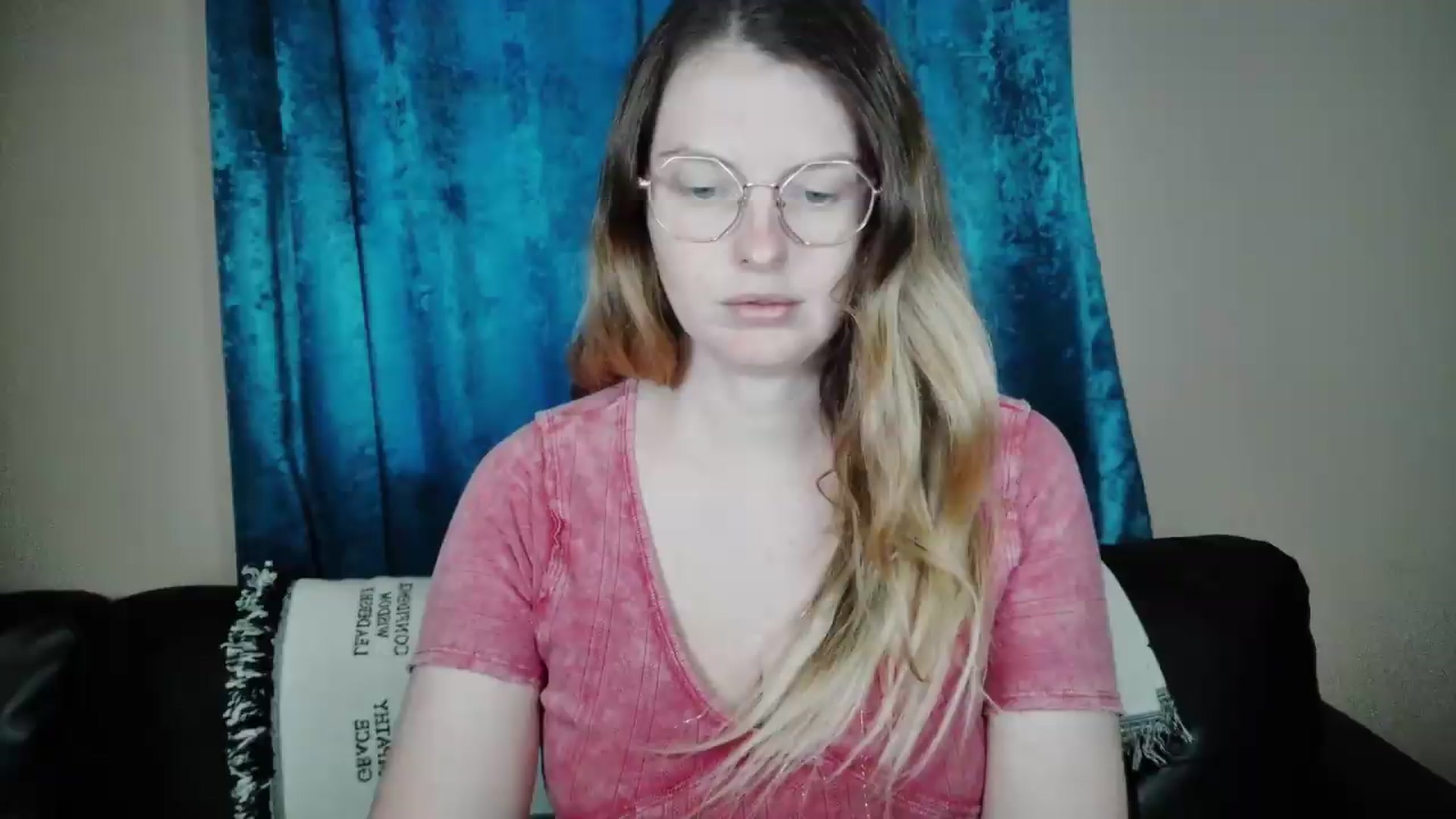 Gallery image thumbnail from Ivorysunday's myfreecams stream on, 05/12/2026, 17:27 image 8 of 20
