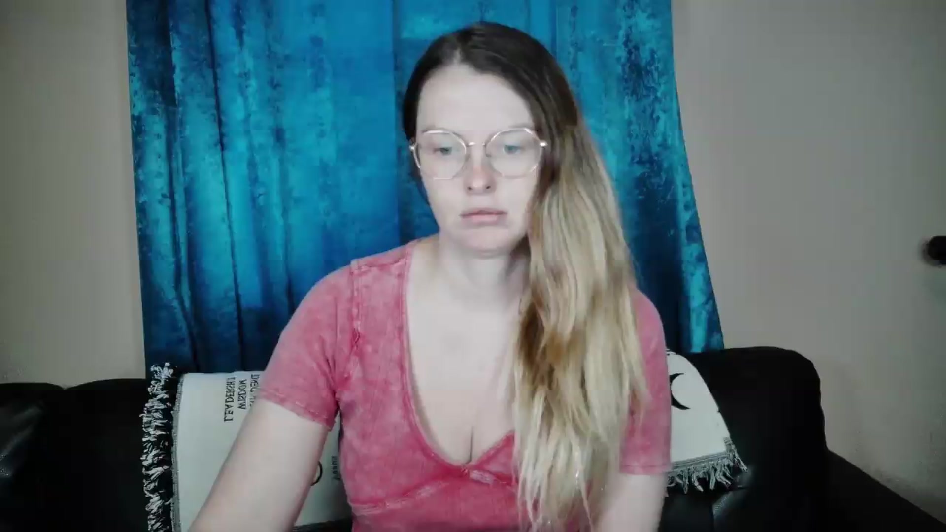 Gallery image thumbnail from Ivorysunday's myfreecams stream on, 05/12/2026, 17:27 image 13 of 20