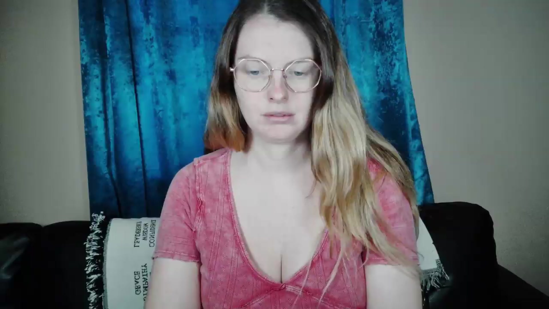 Gallery image thumbnail from Ivorysunday's myfreecams stream on, 05/12/2026, 17:27 image 9 of 20